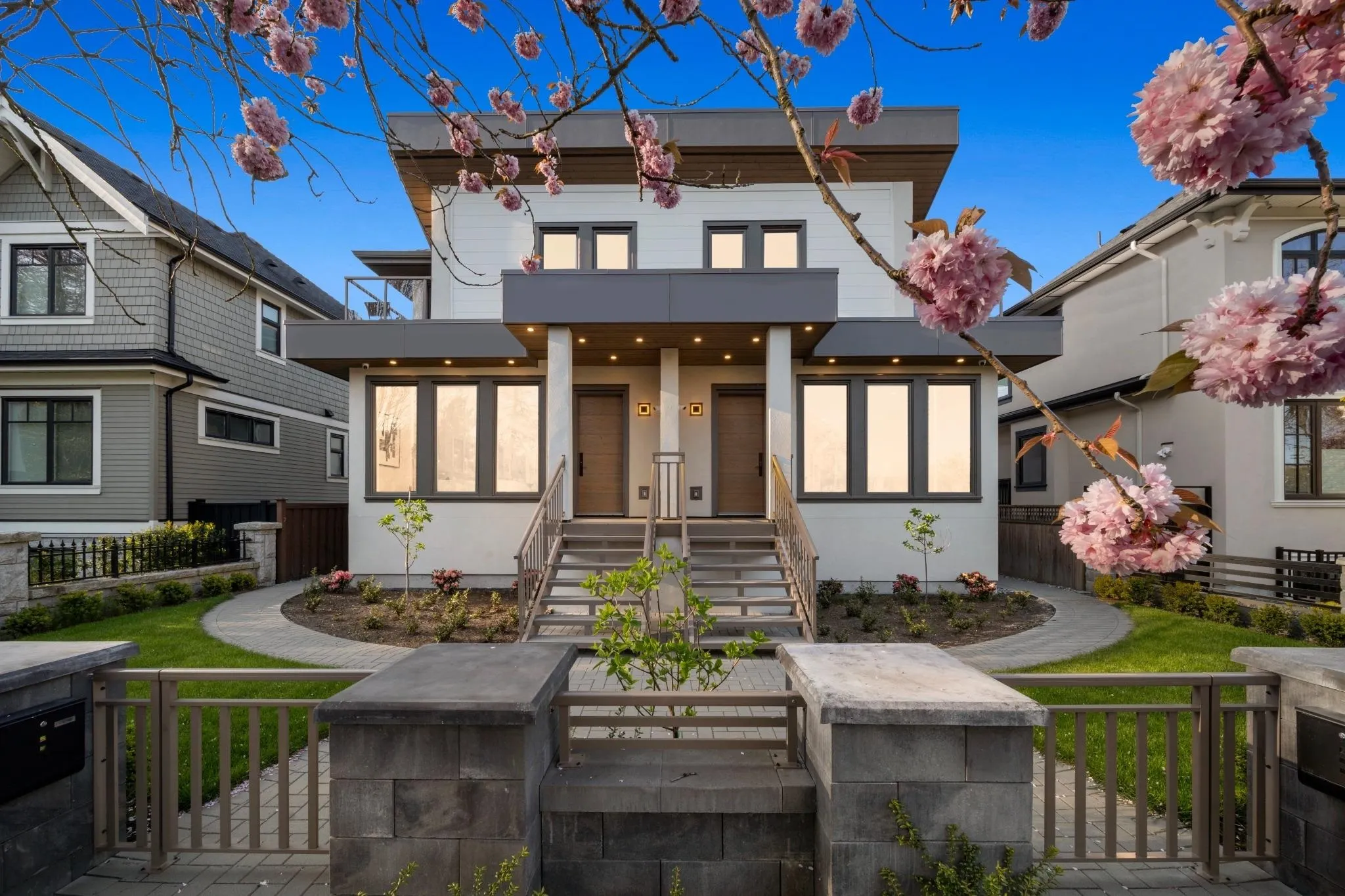 2455 W 10th Avenue