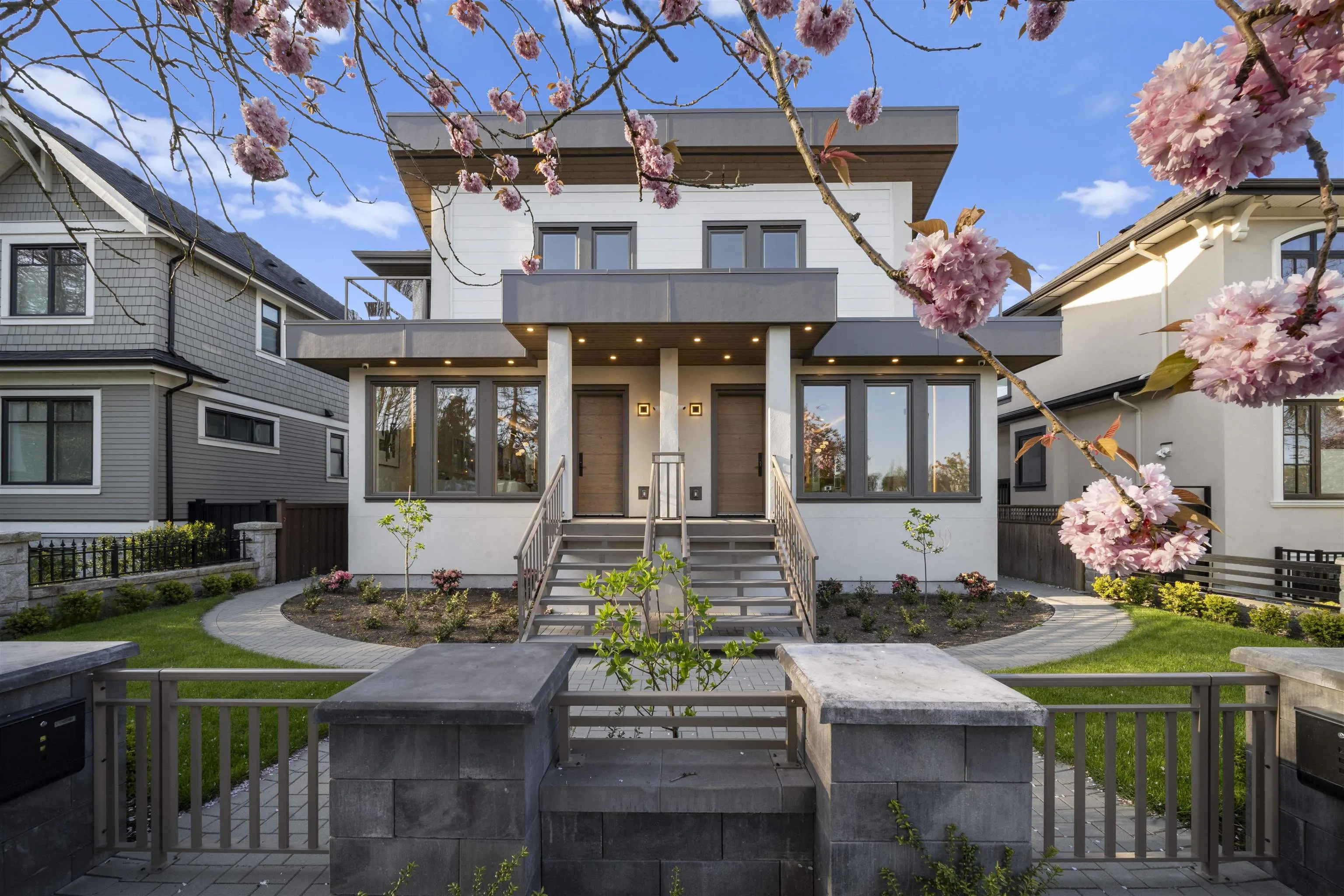 2455 W 10th Avenue
