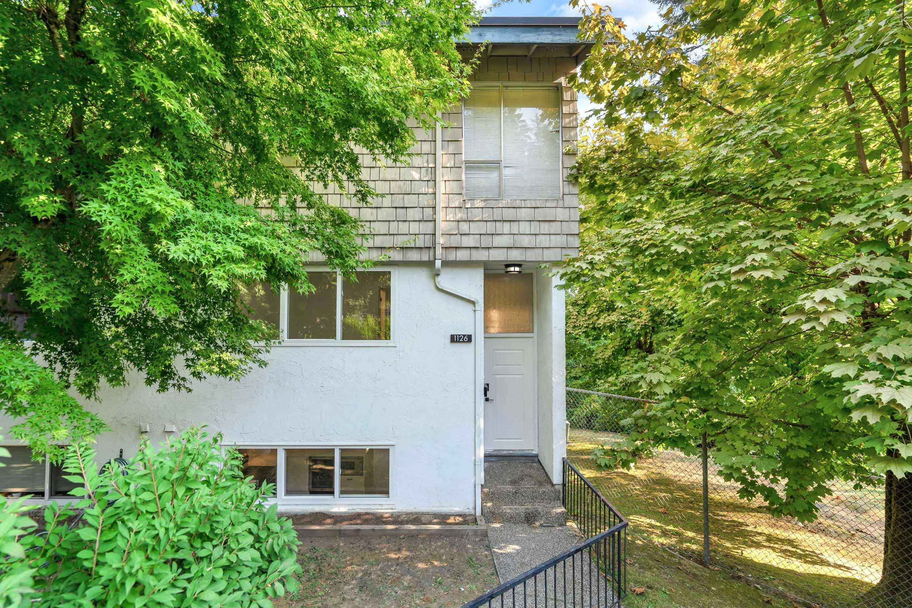 1126 Chateau Place