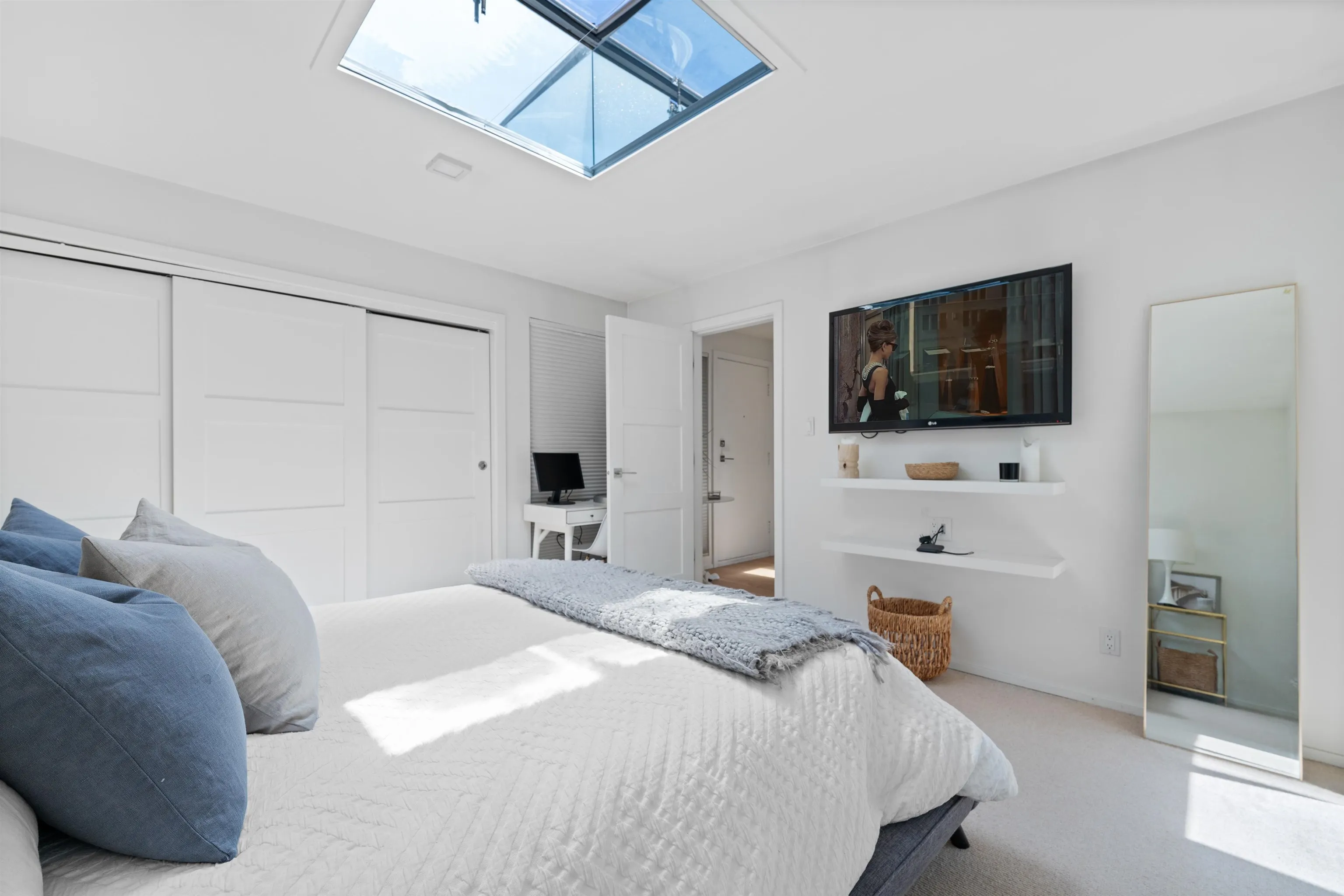 41 2238 Folkestone Way