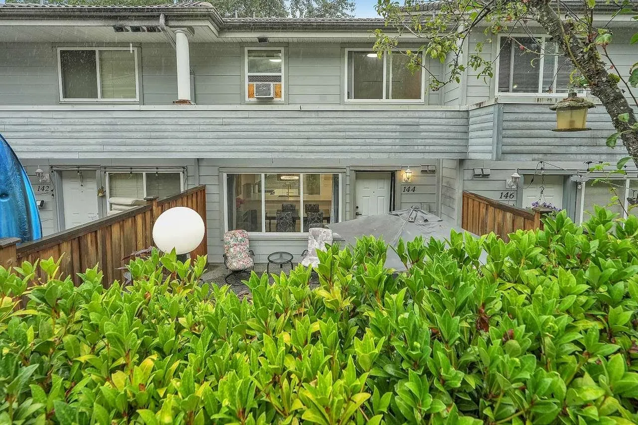 144 Shoreline Circle
