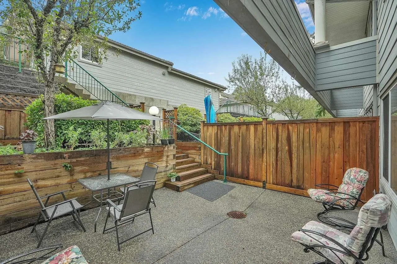 144 Shoreline Circle