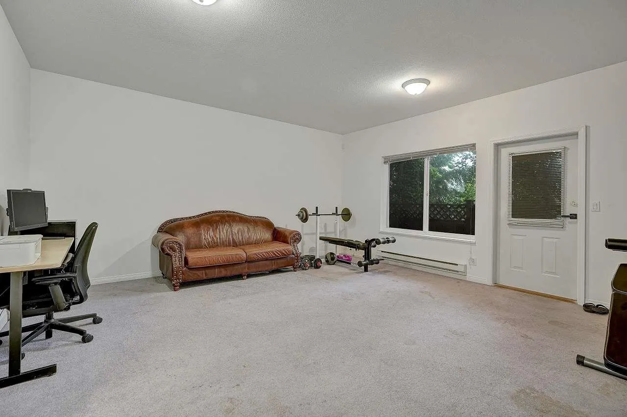 144 Shoreline Circle