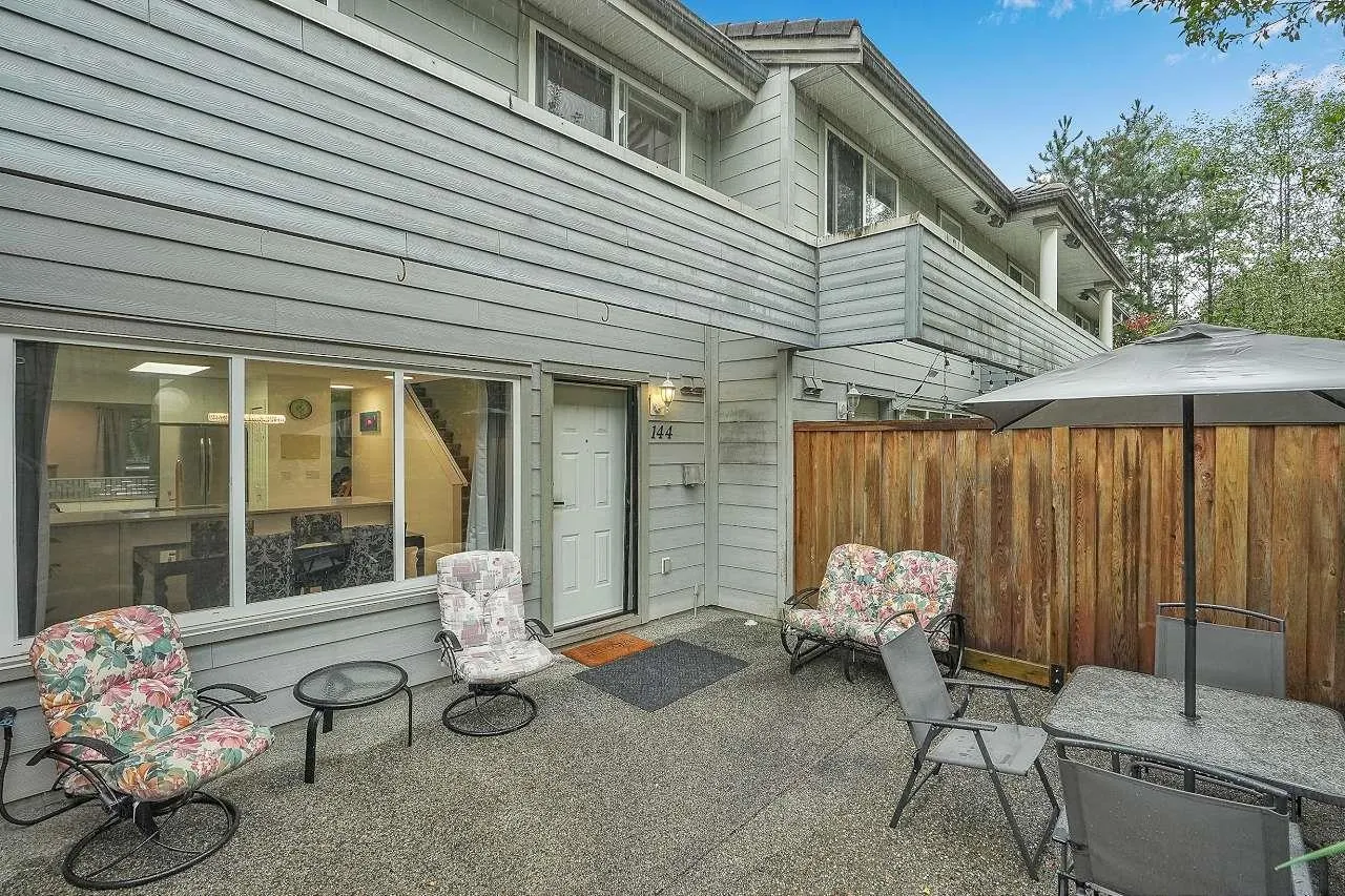 144 Shoreline Circle