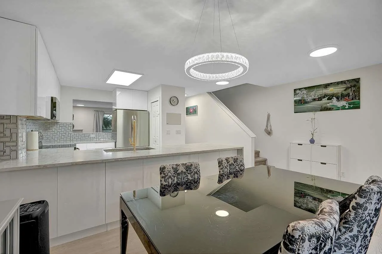 144 Shoreline Circle