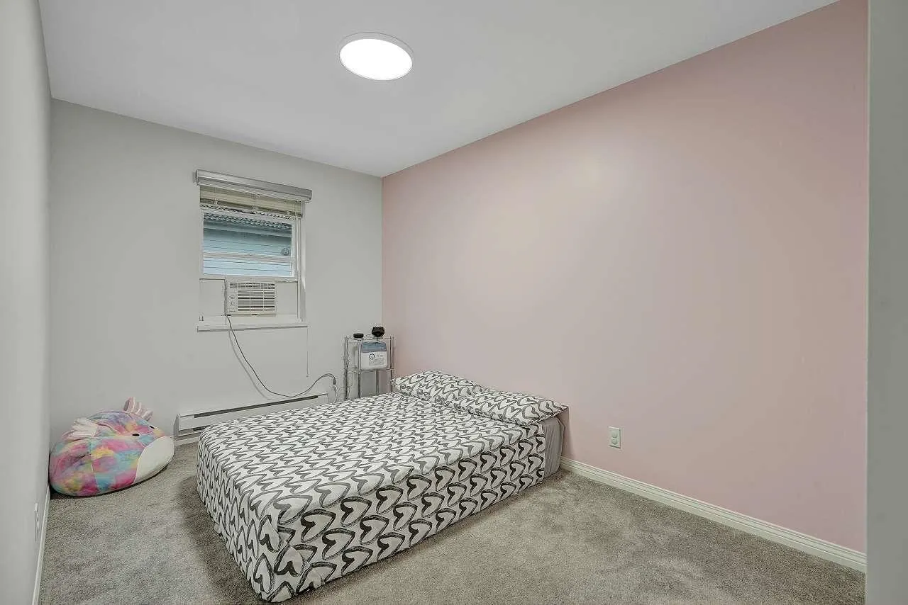 144 Shoreline Circle