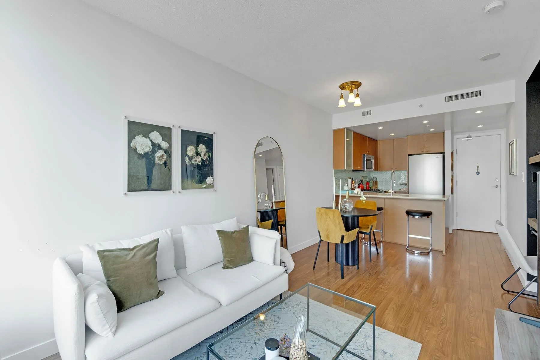 1509 7373 Westminster Highway