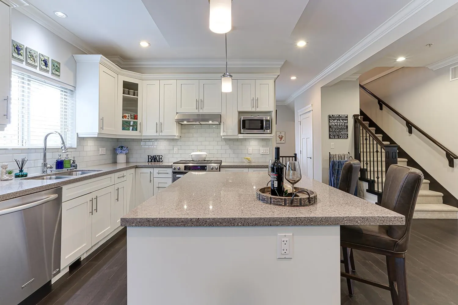 3968 Robin Place