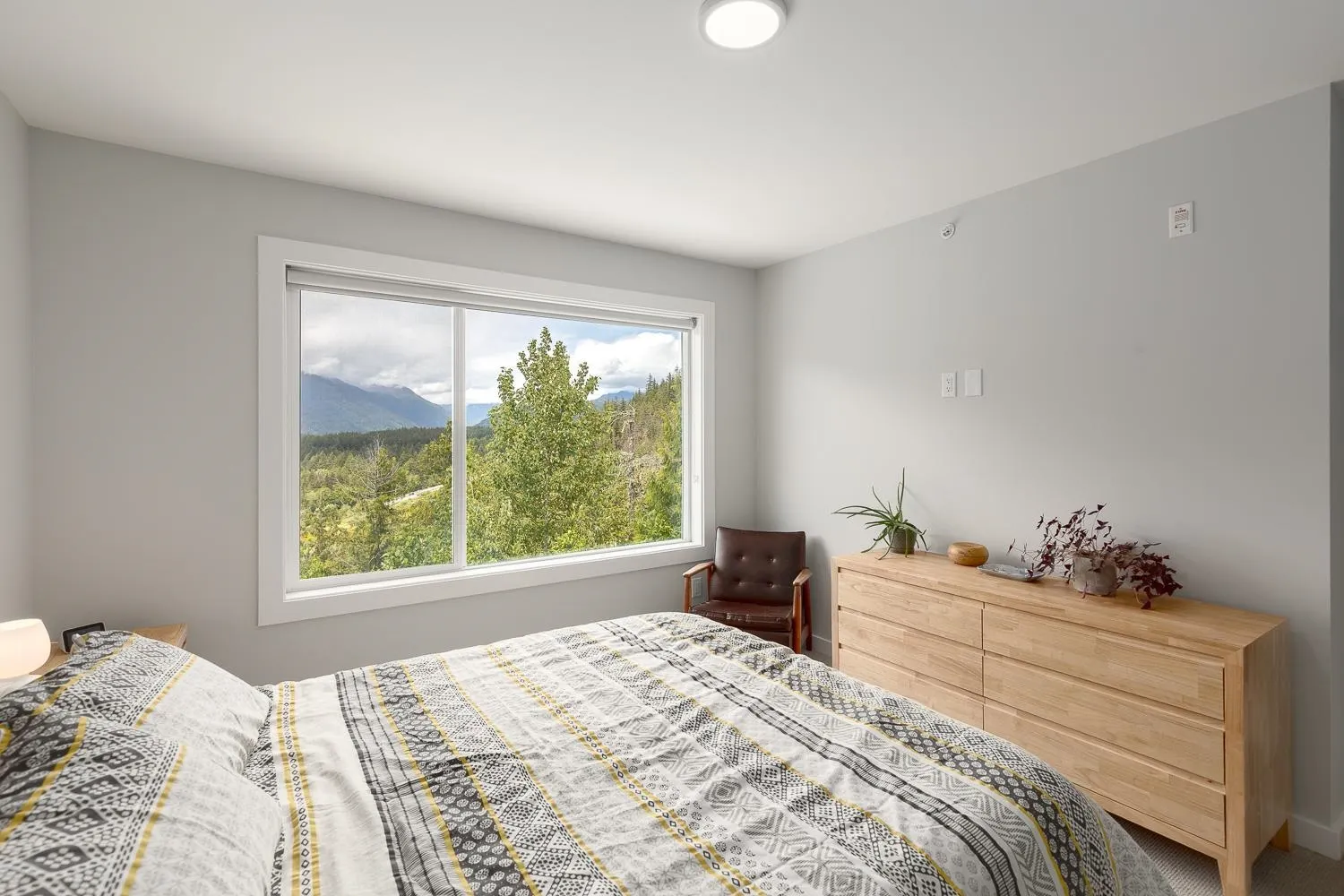 5 41360 Skyridge Place
