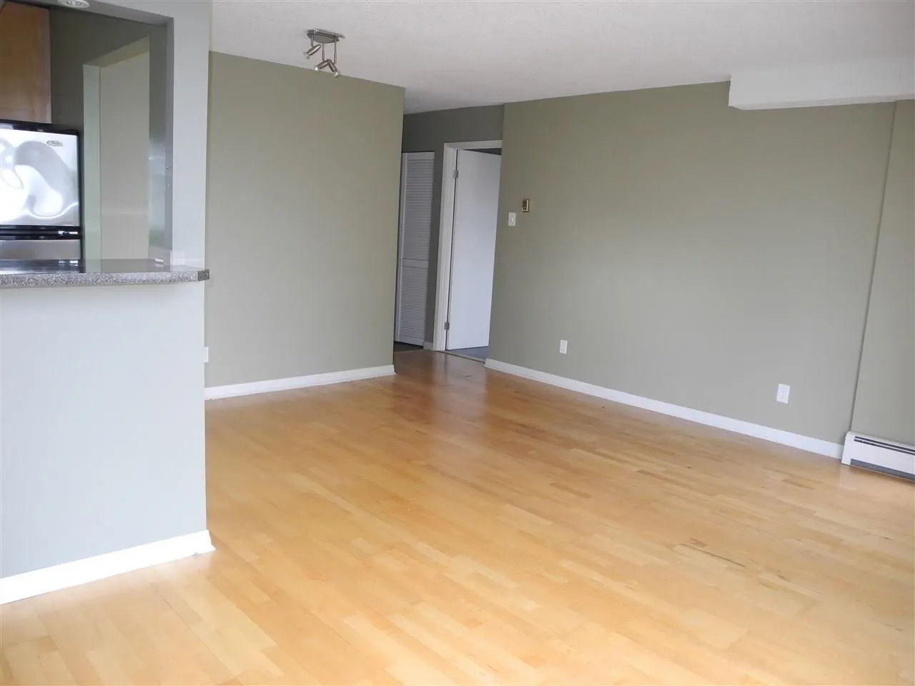 801 9280 Salish Court