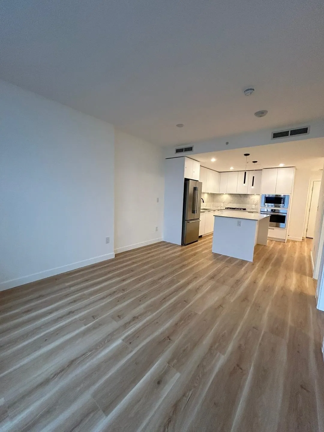 2503 8551 201 Street