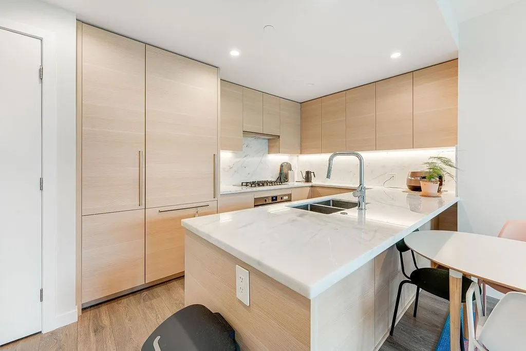 1501 305 Morrissey Road