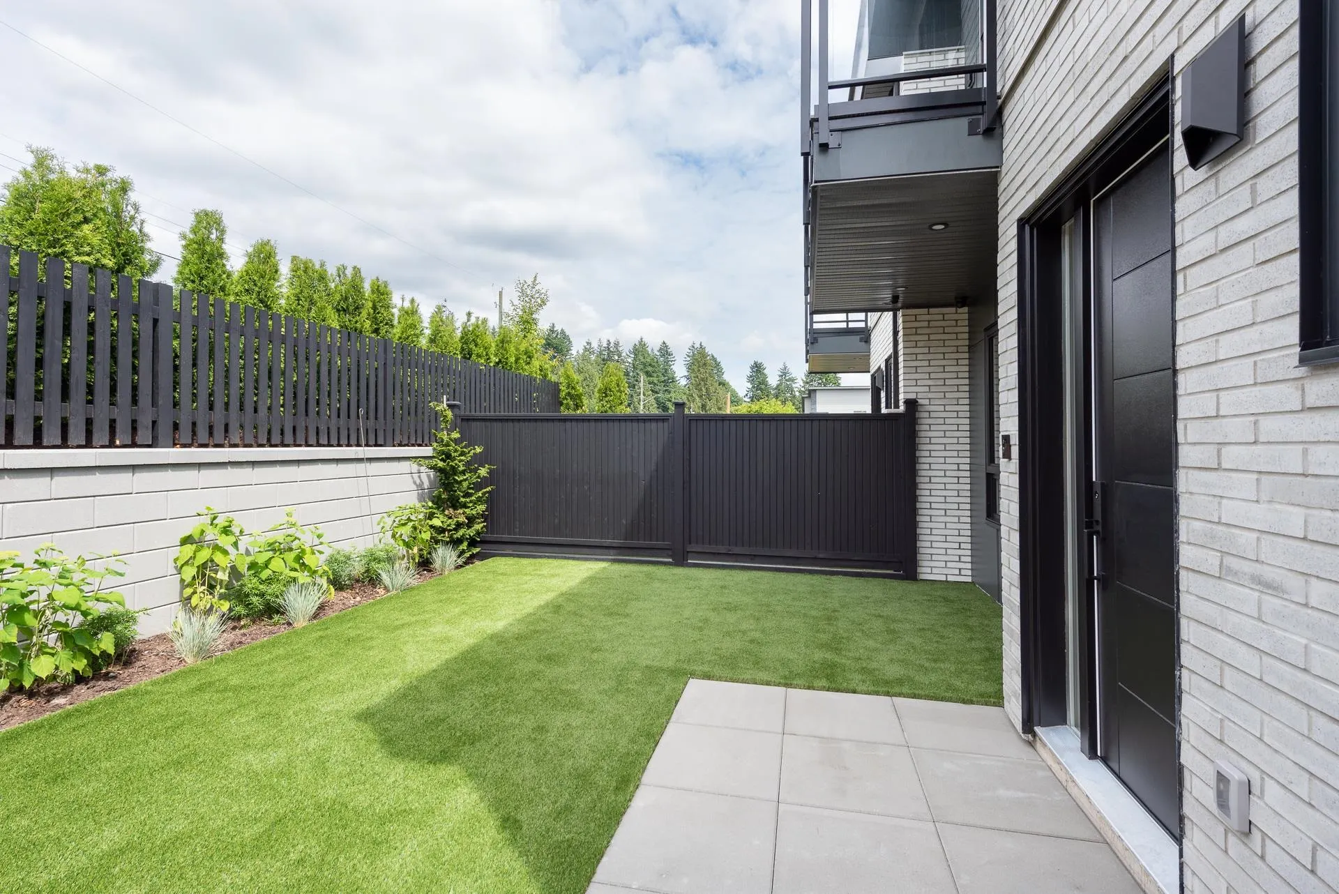 101 1132 Madore Avenue