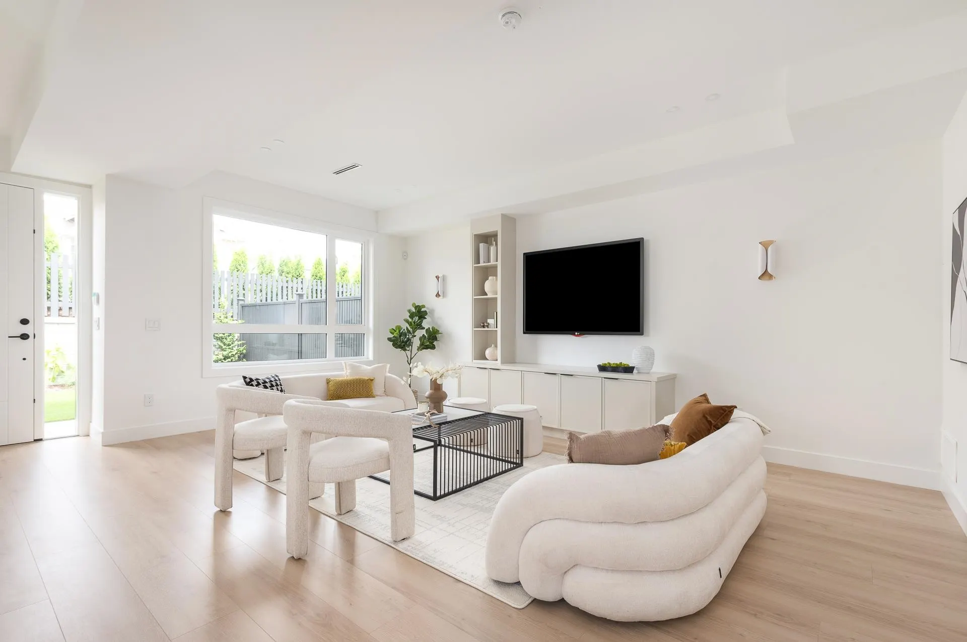 101 1132 Madore Avenue