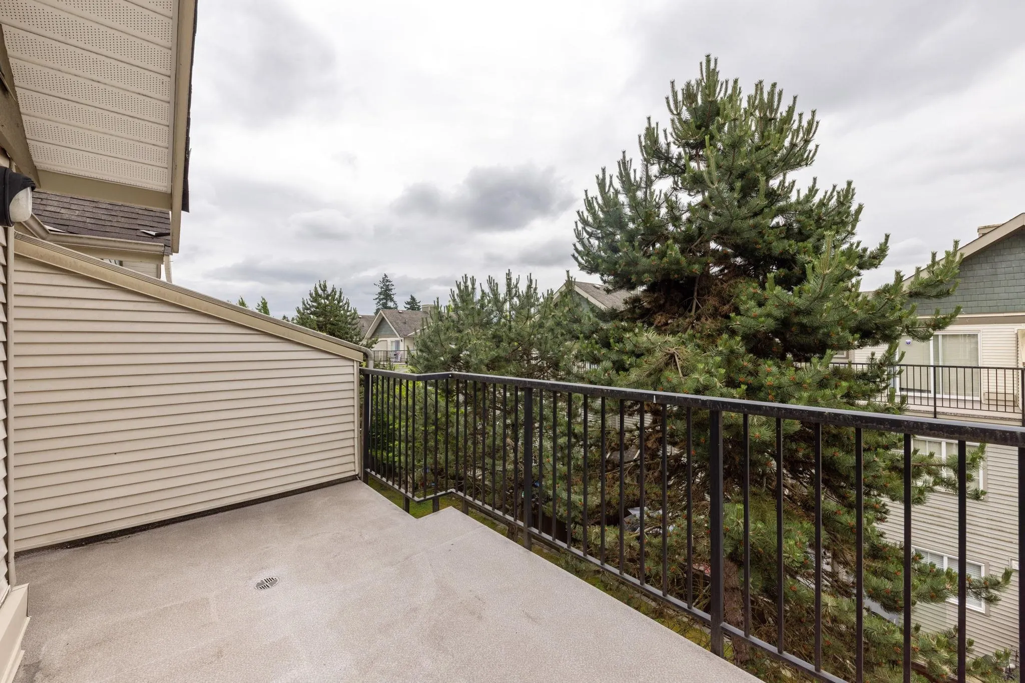 39 14855 100 Avenue