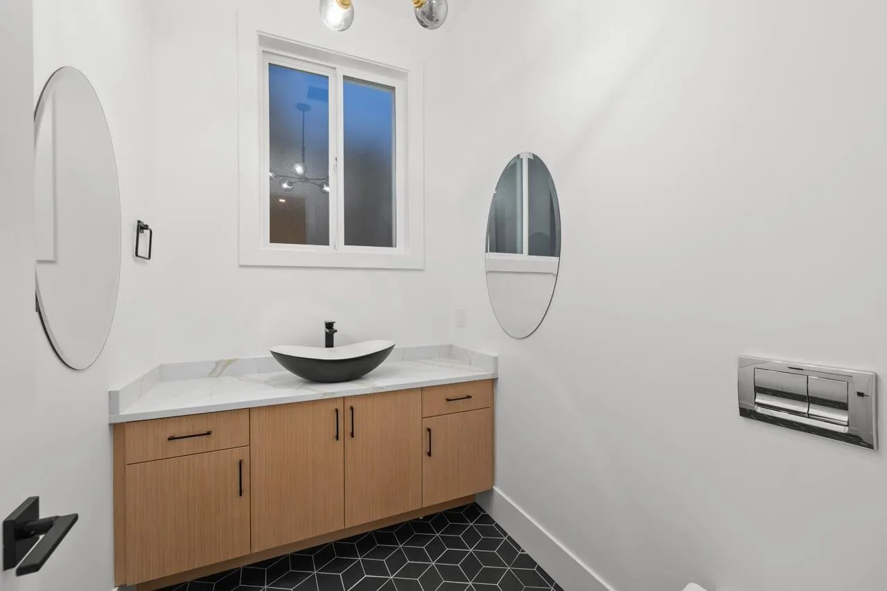 36074 Southridge Place