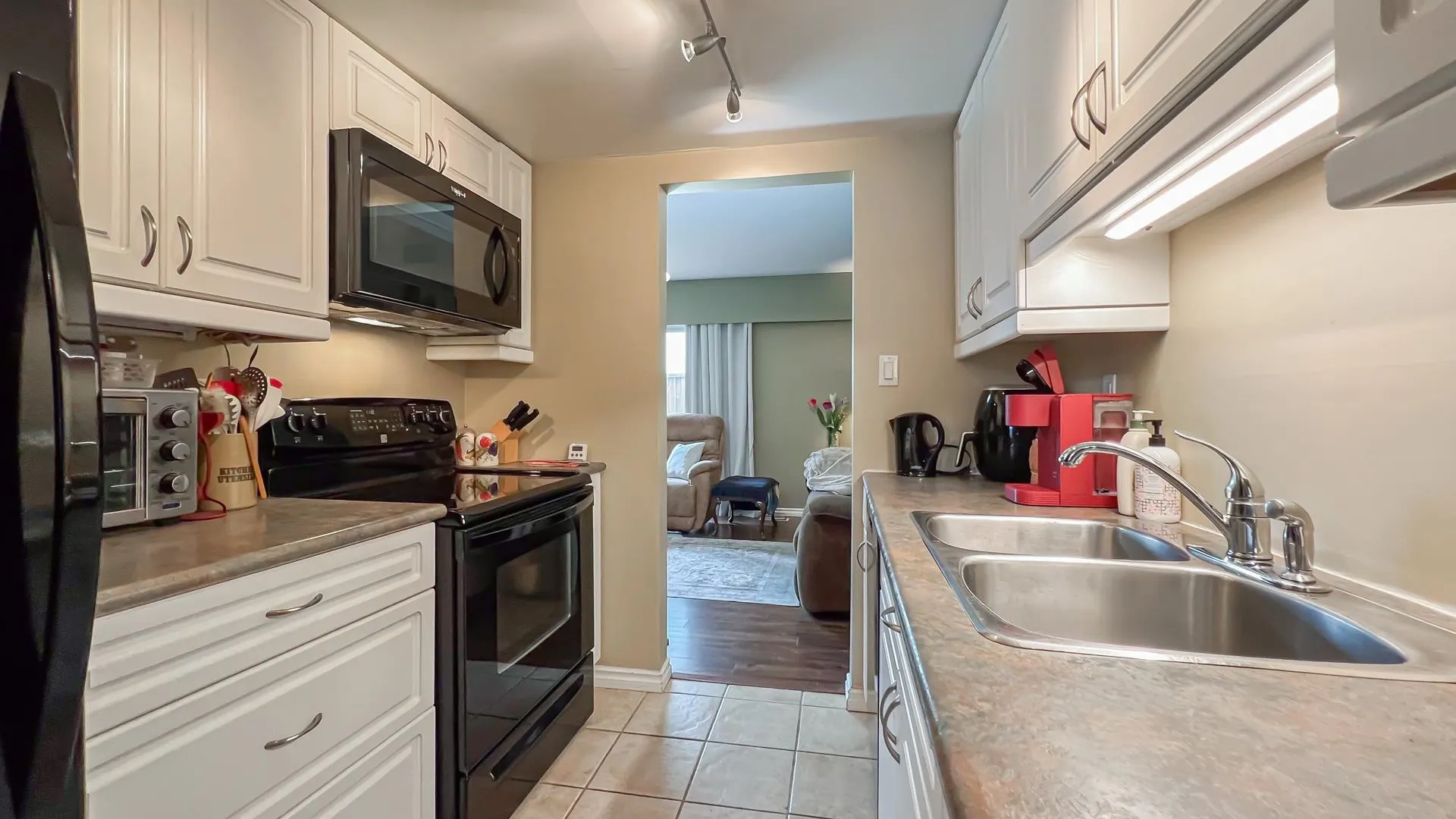 324 9411 Glendower Drive