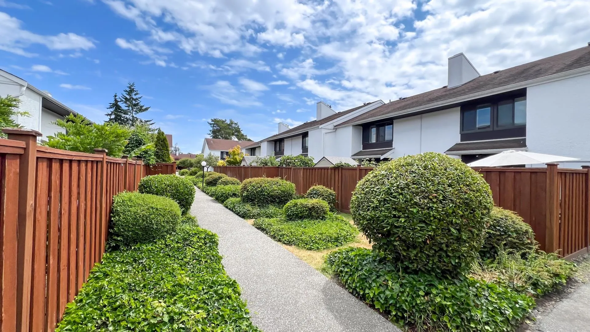 324 9411 Glendower Drive