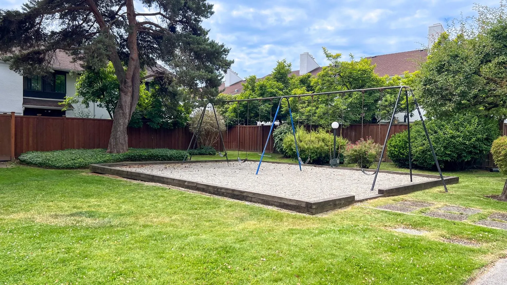 324 9411 Glendower Drive