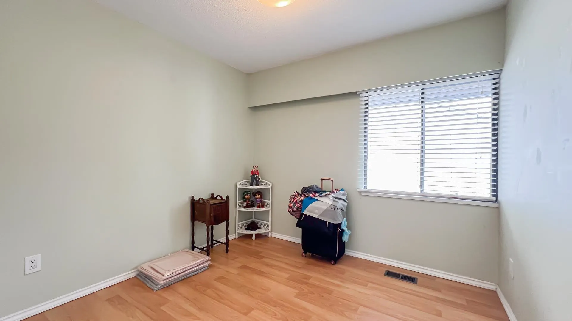 324 9411 Glendower Drive