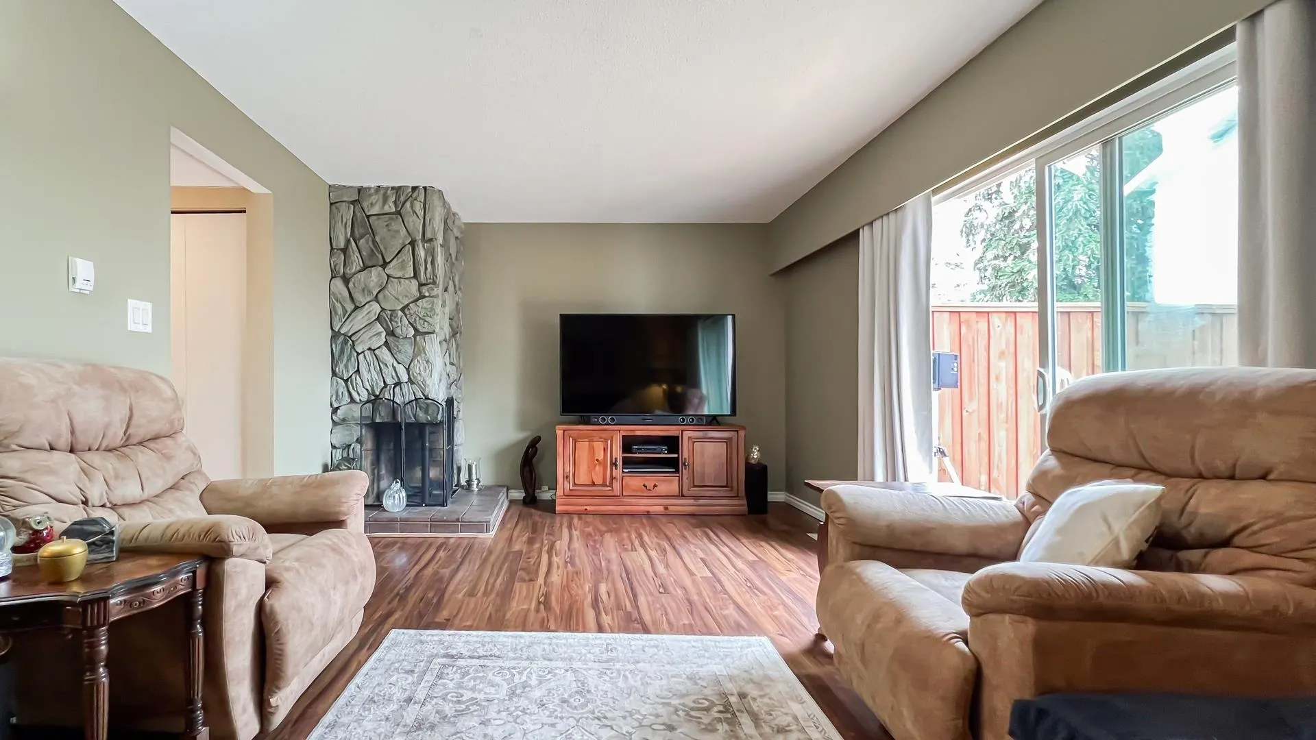 324 9411 Glendower Drive