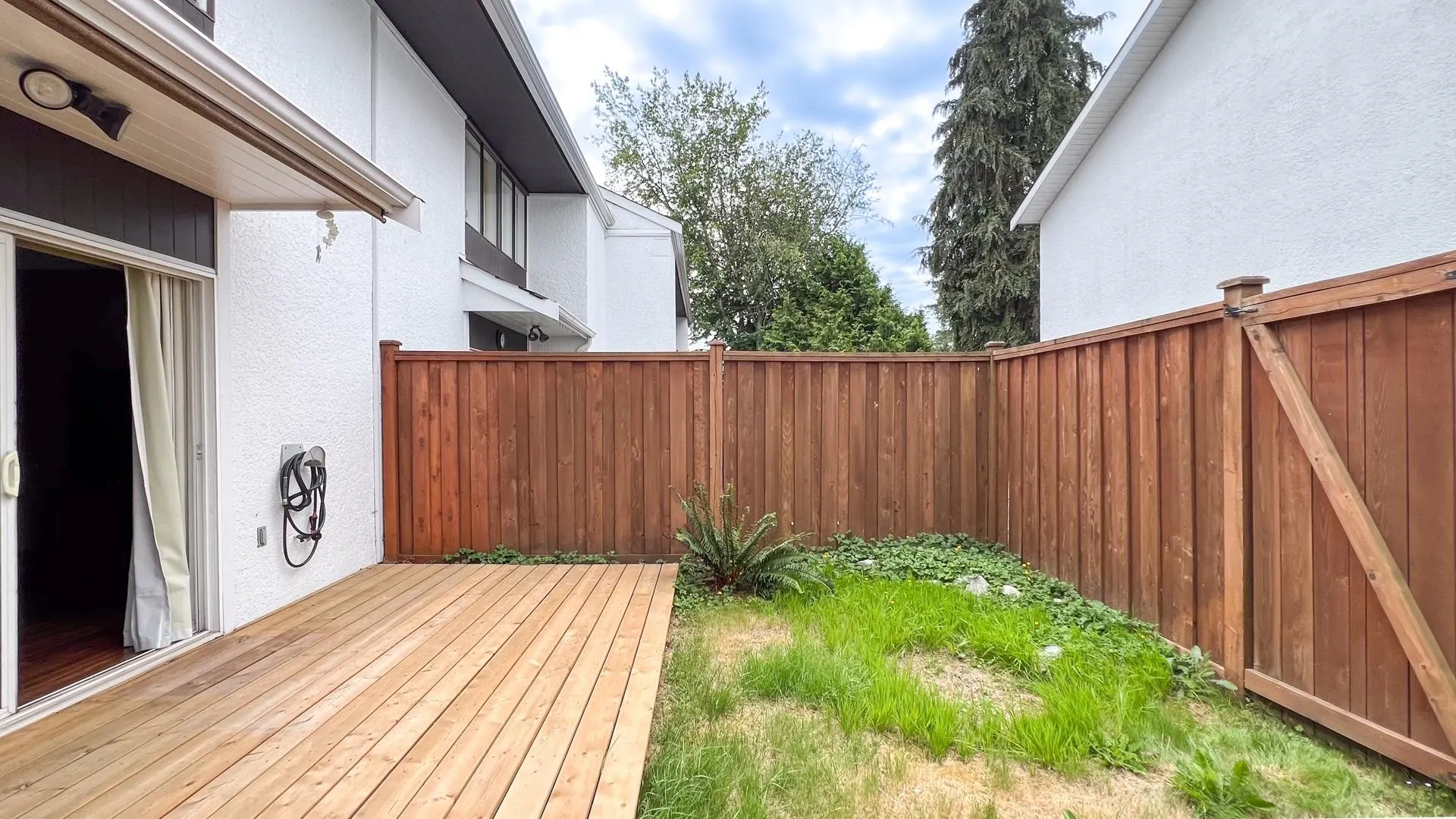 324 9411 Glendower Drive