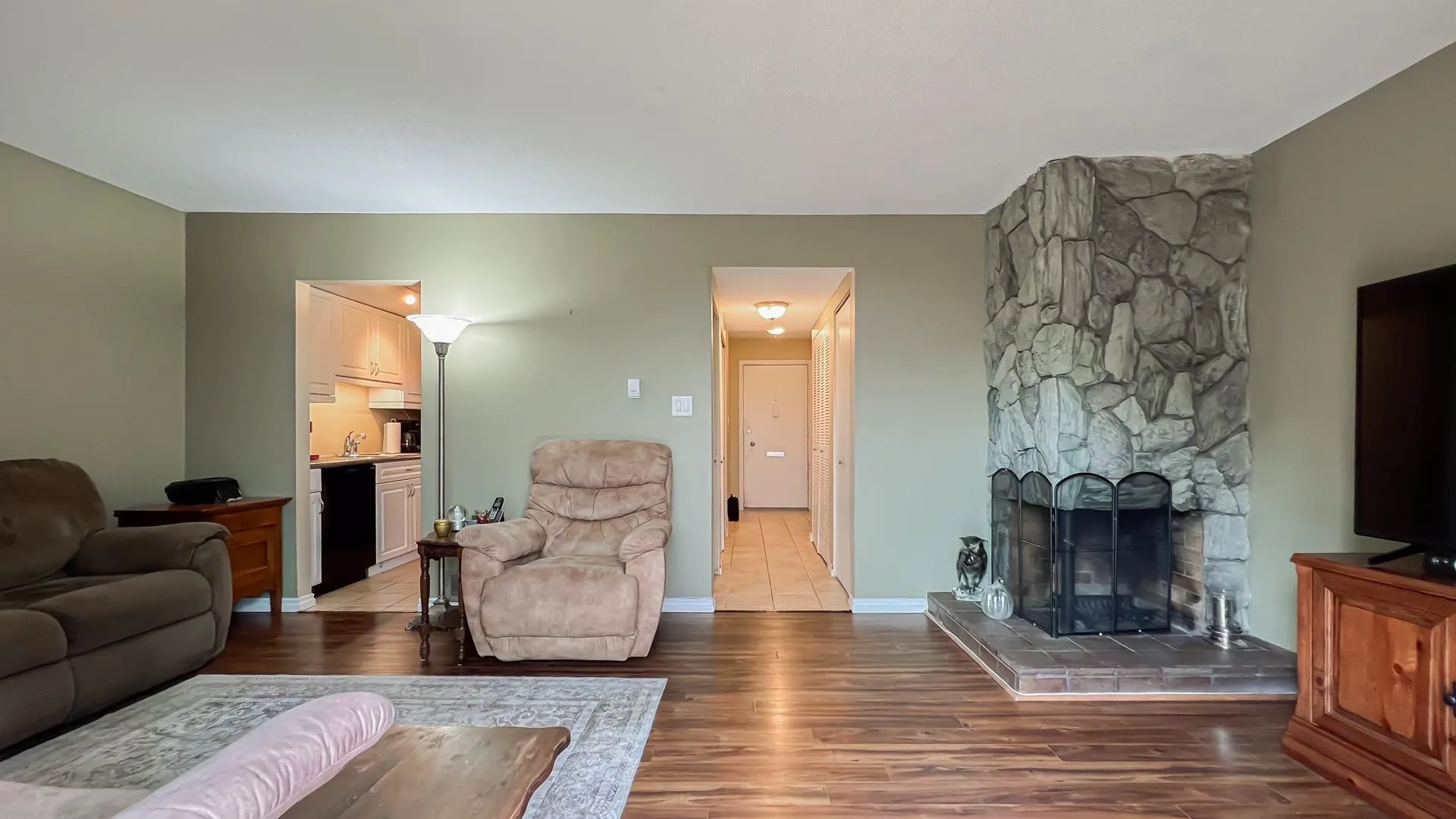 324 9411 Glendower Drive