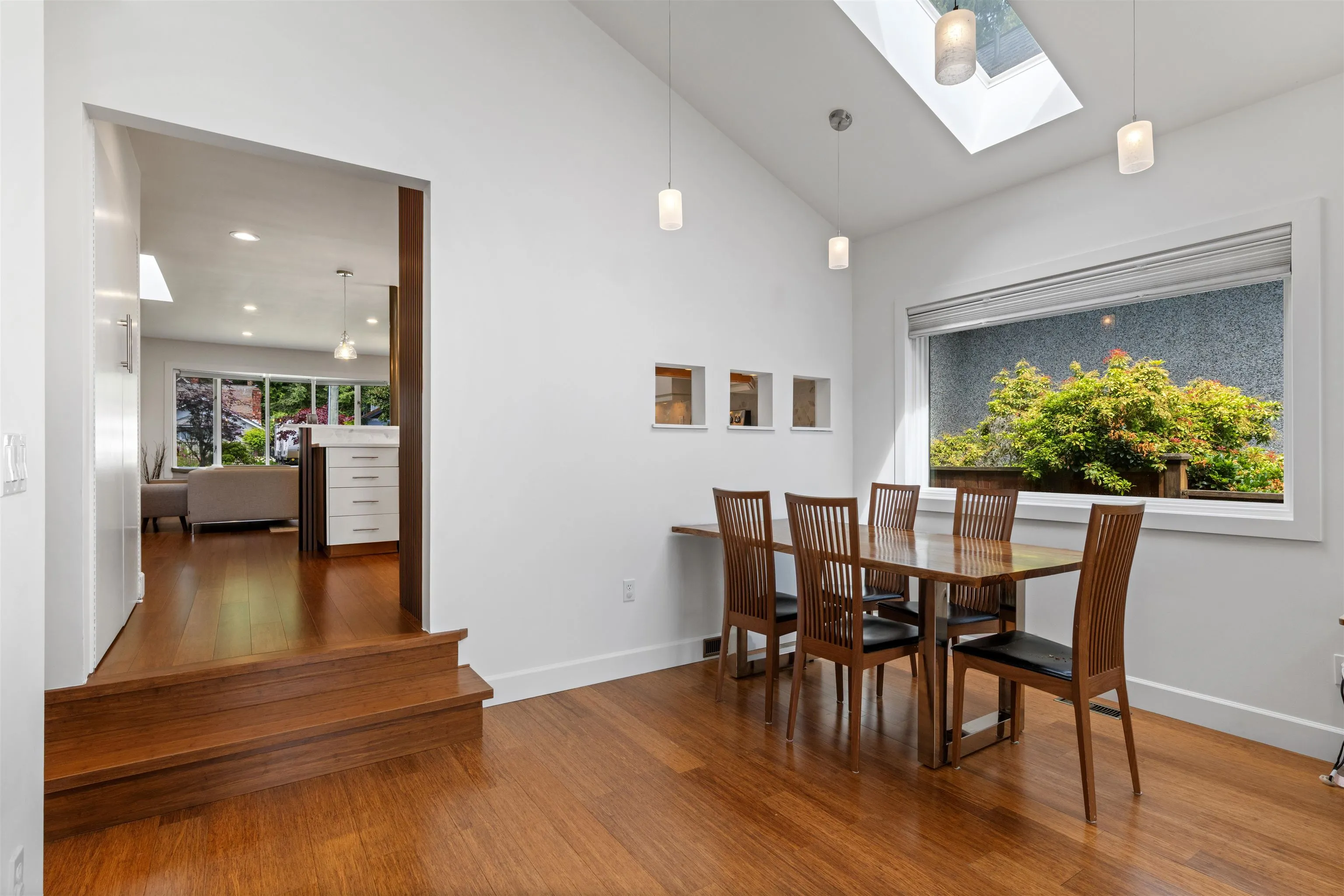 13044 14 Avenue