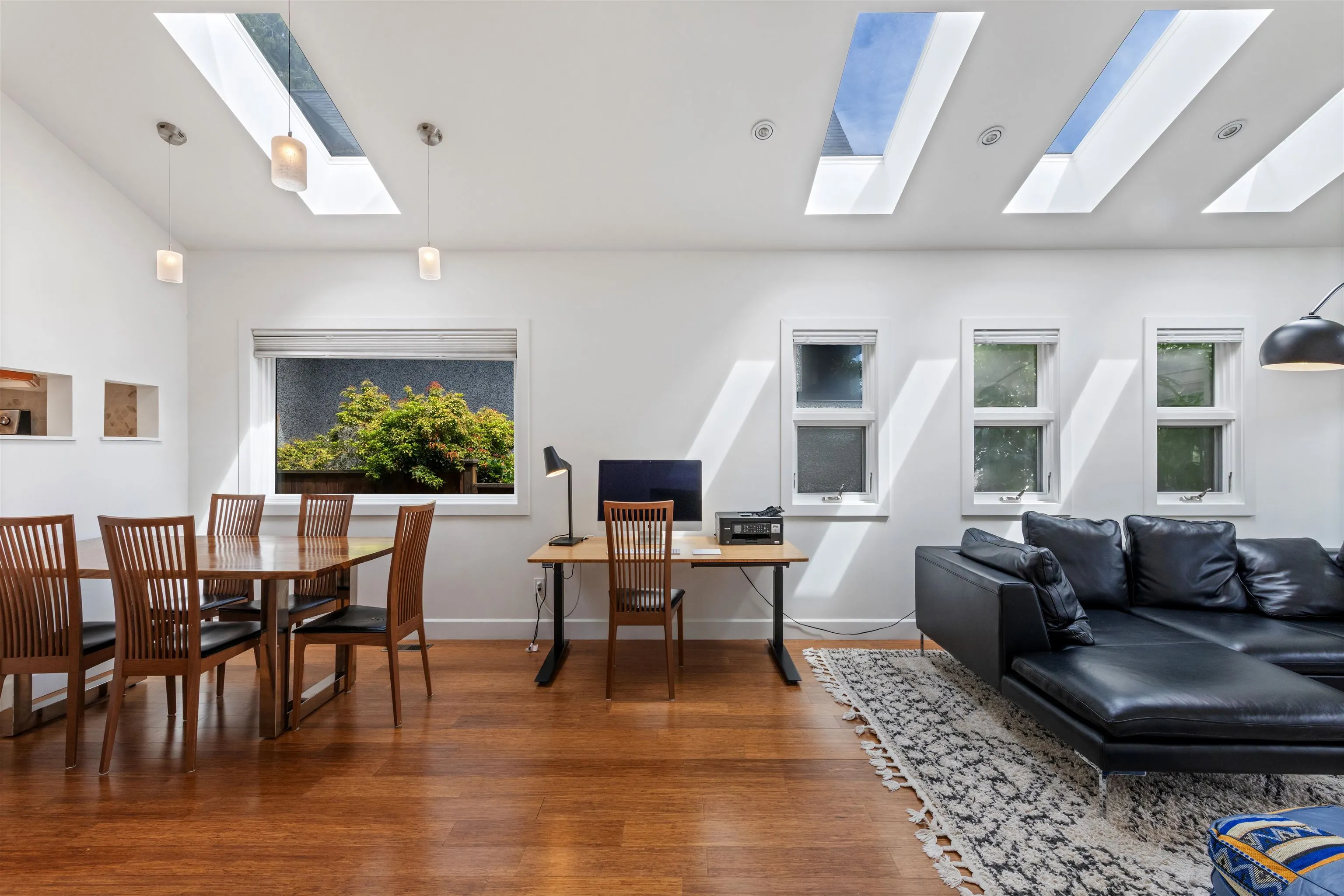 13044 14 Avenue