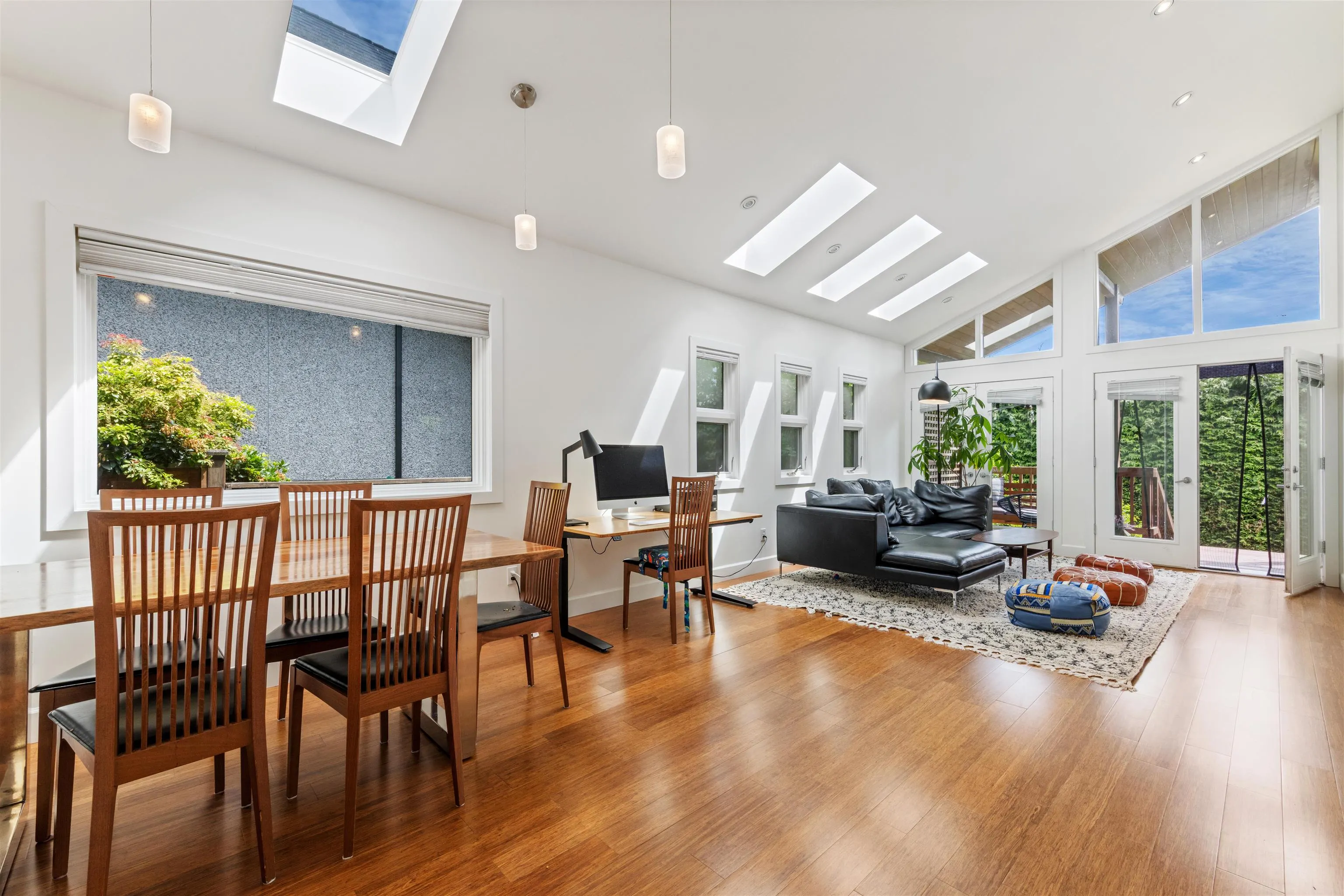 13044 14 Avenue