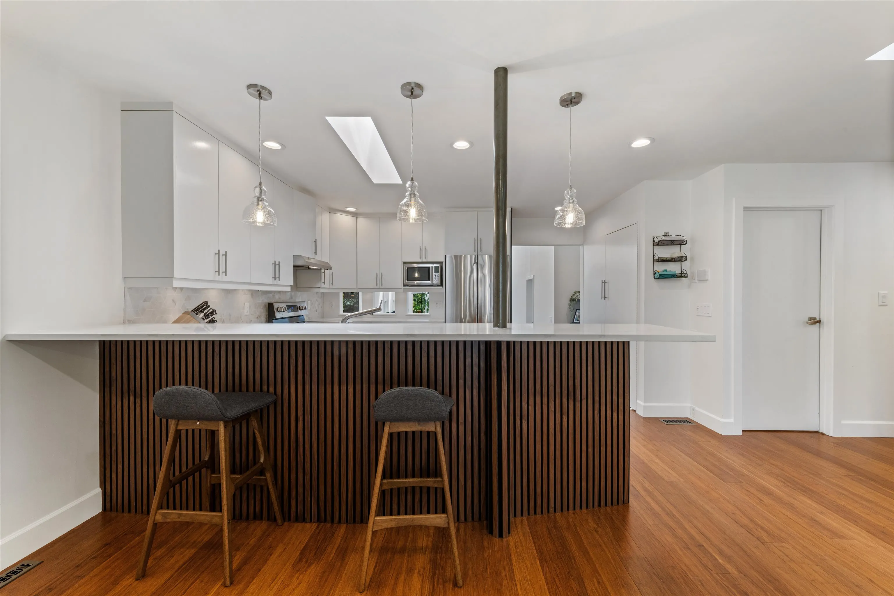 13044 14 Avenue