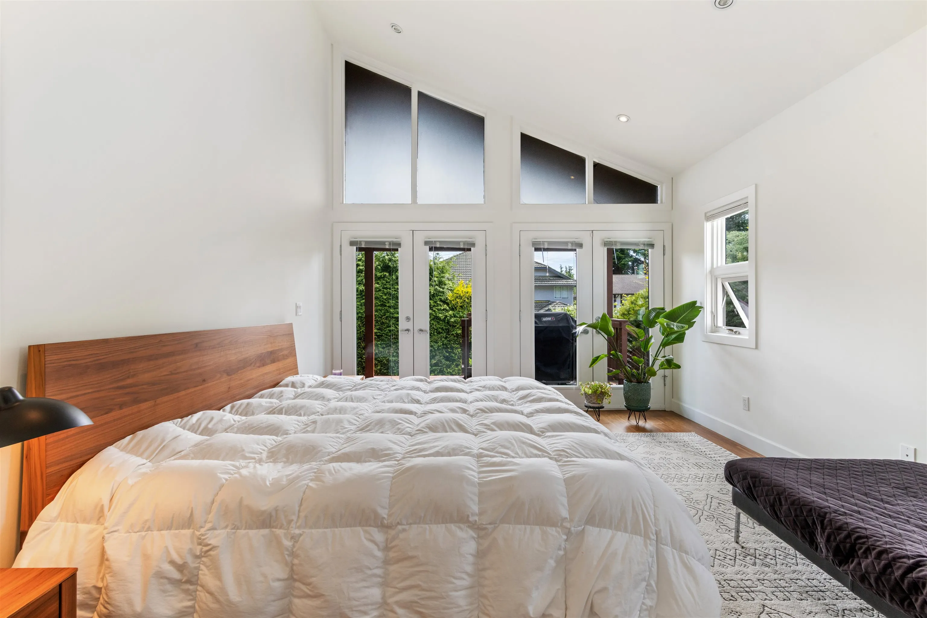 13044 14 Avenue