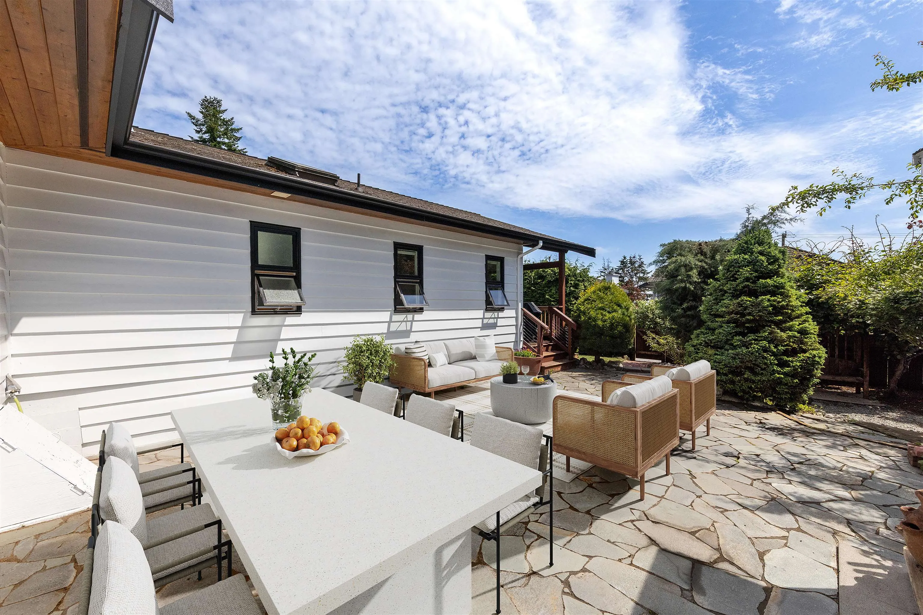13044 14 Avenue