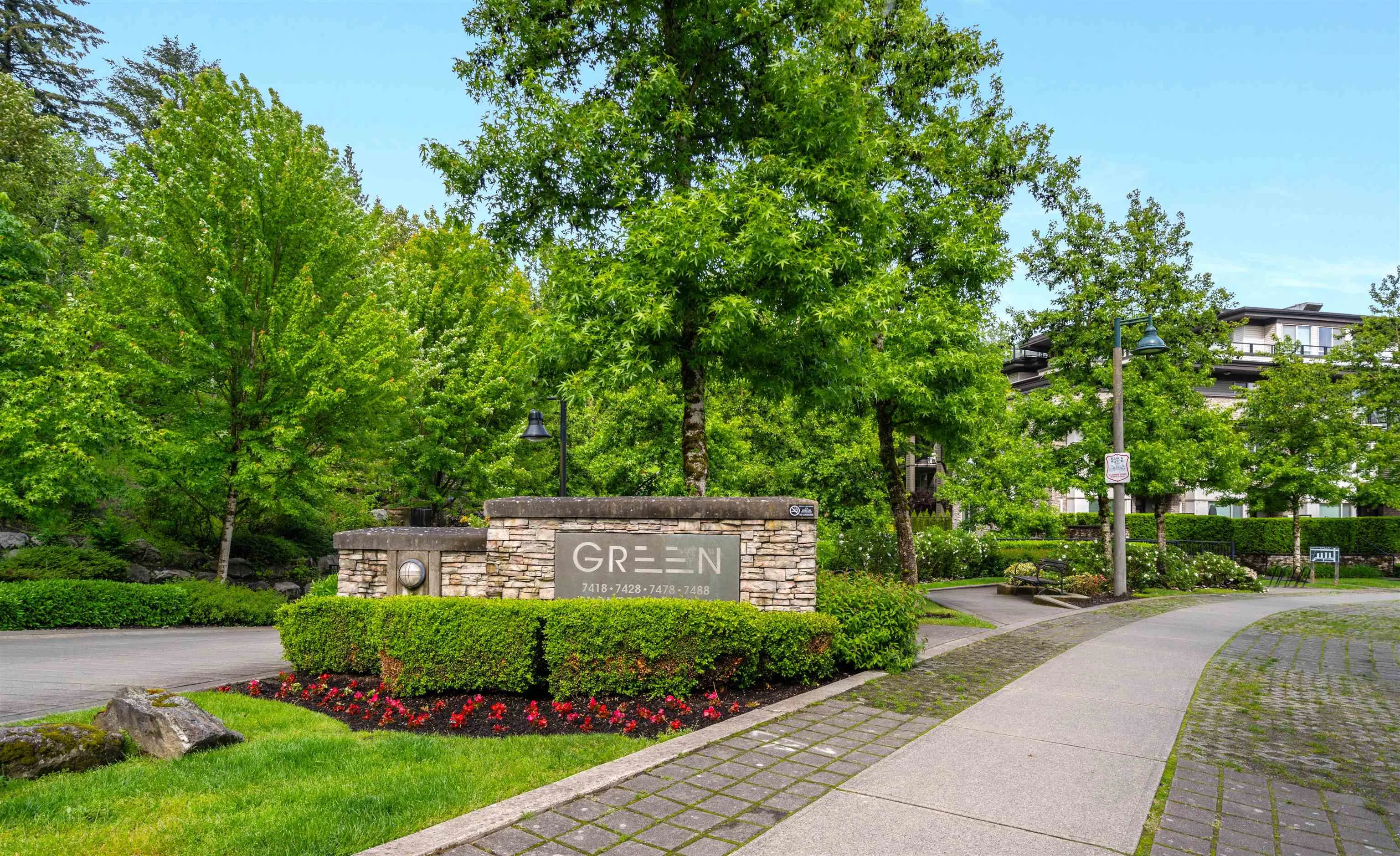 405 7488 Byrnepark Walk