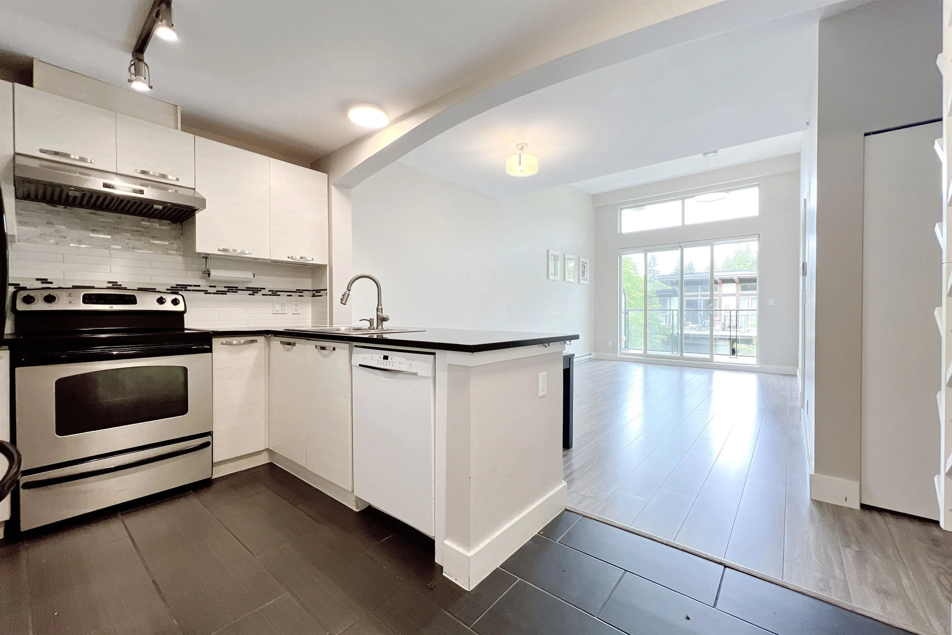405 7488 Byrnepark Walk