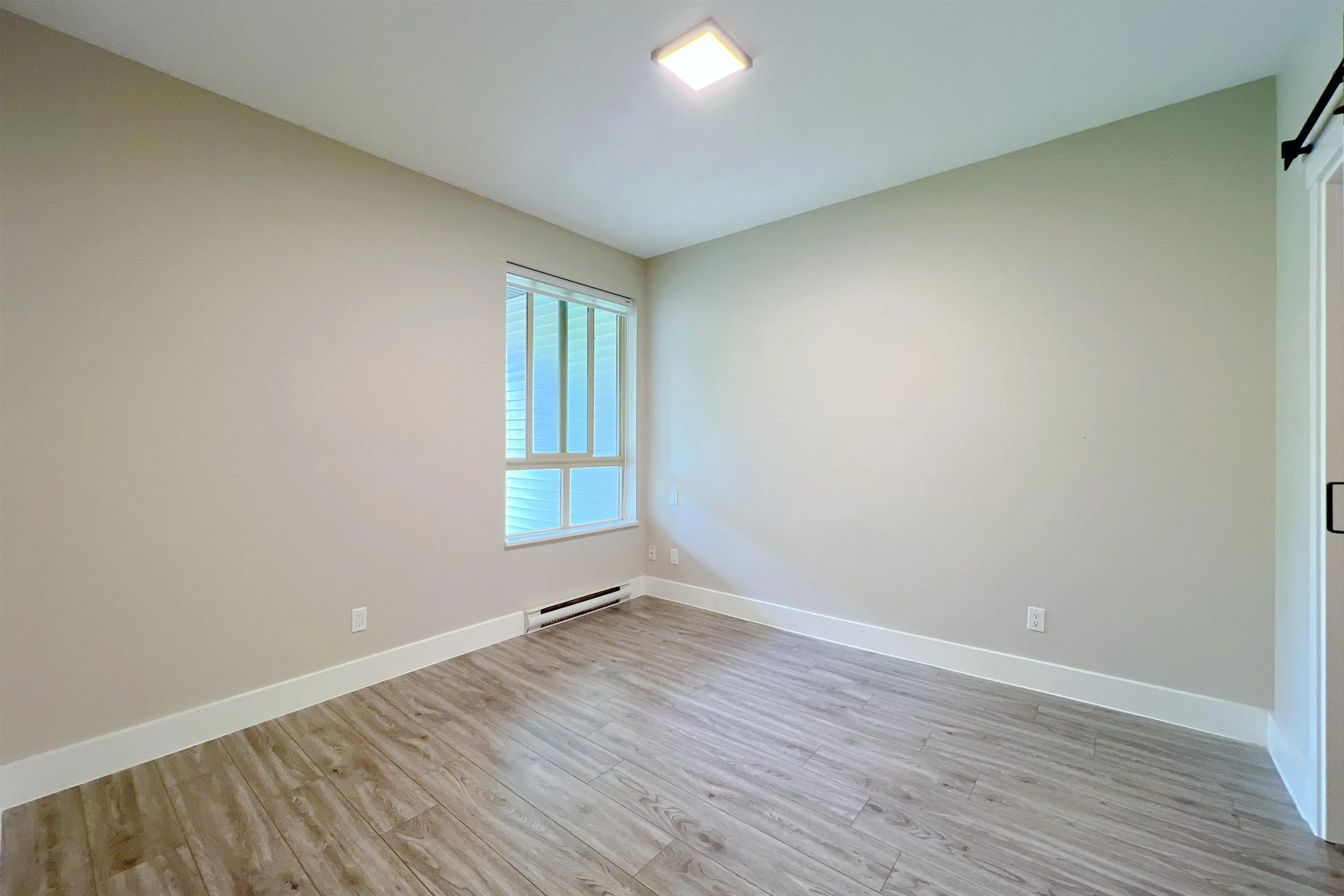 405 7488 Byrnepark Walk
