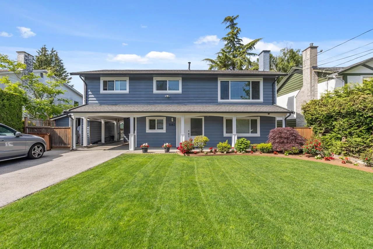 5483 Chestnut Crescent