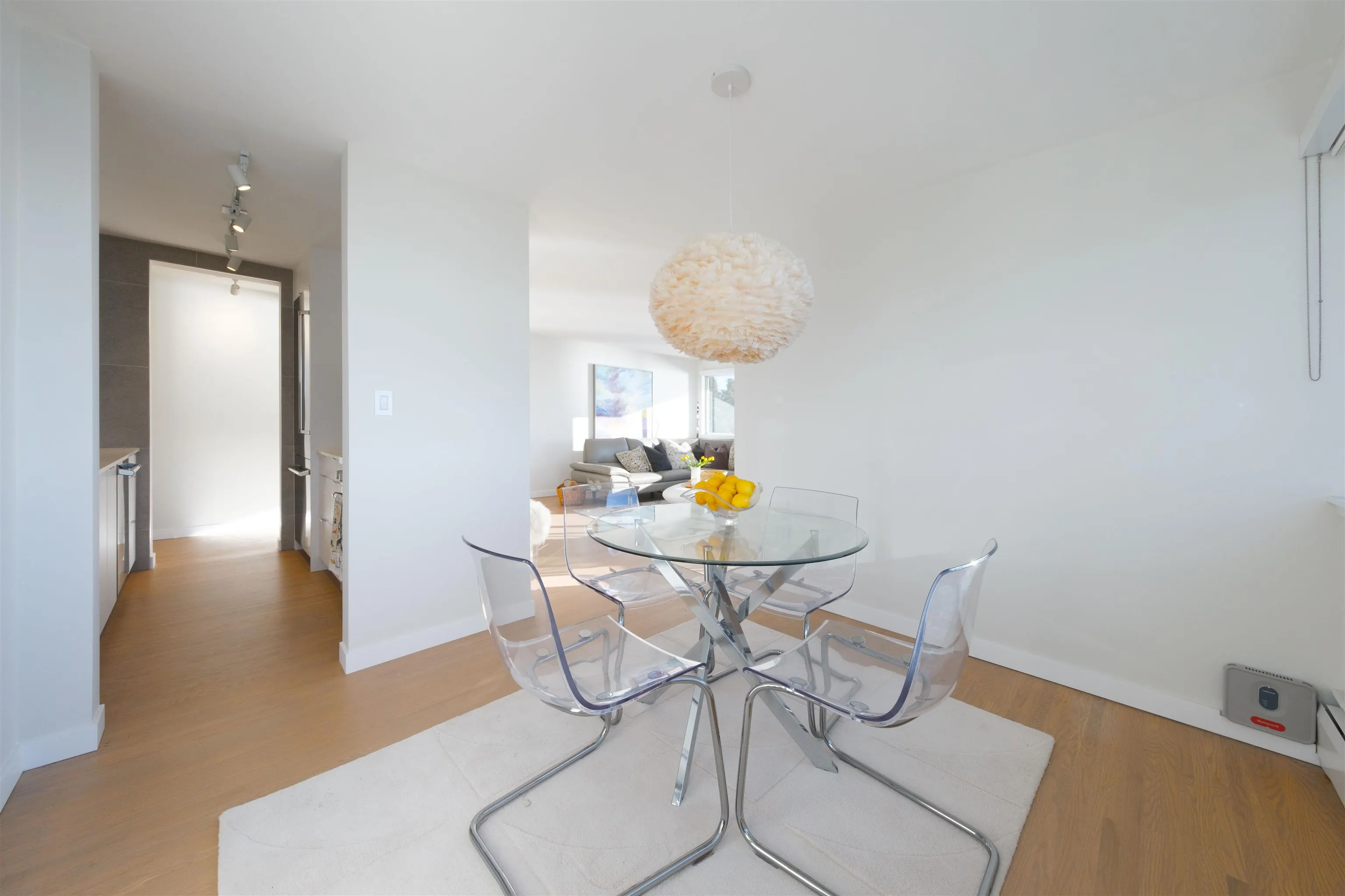 102 2246 Bellevue Avenue