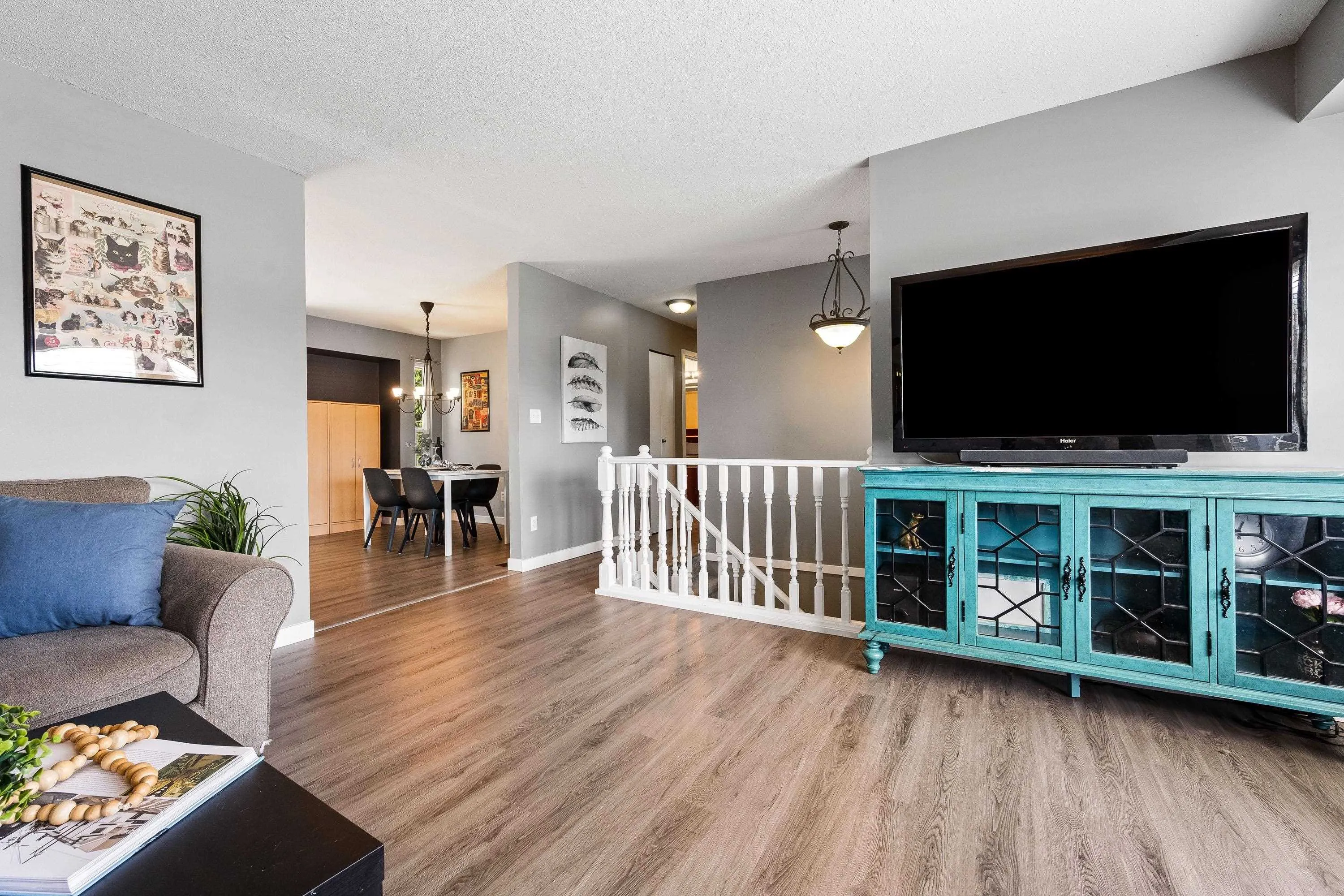 5965 Deerfield Crescent