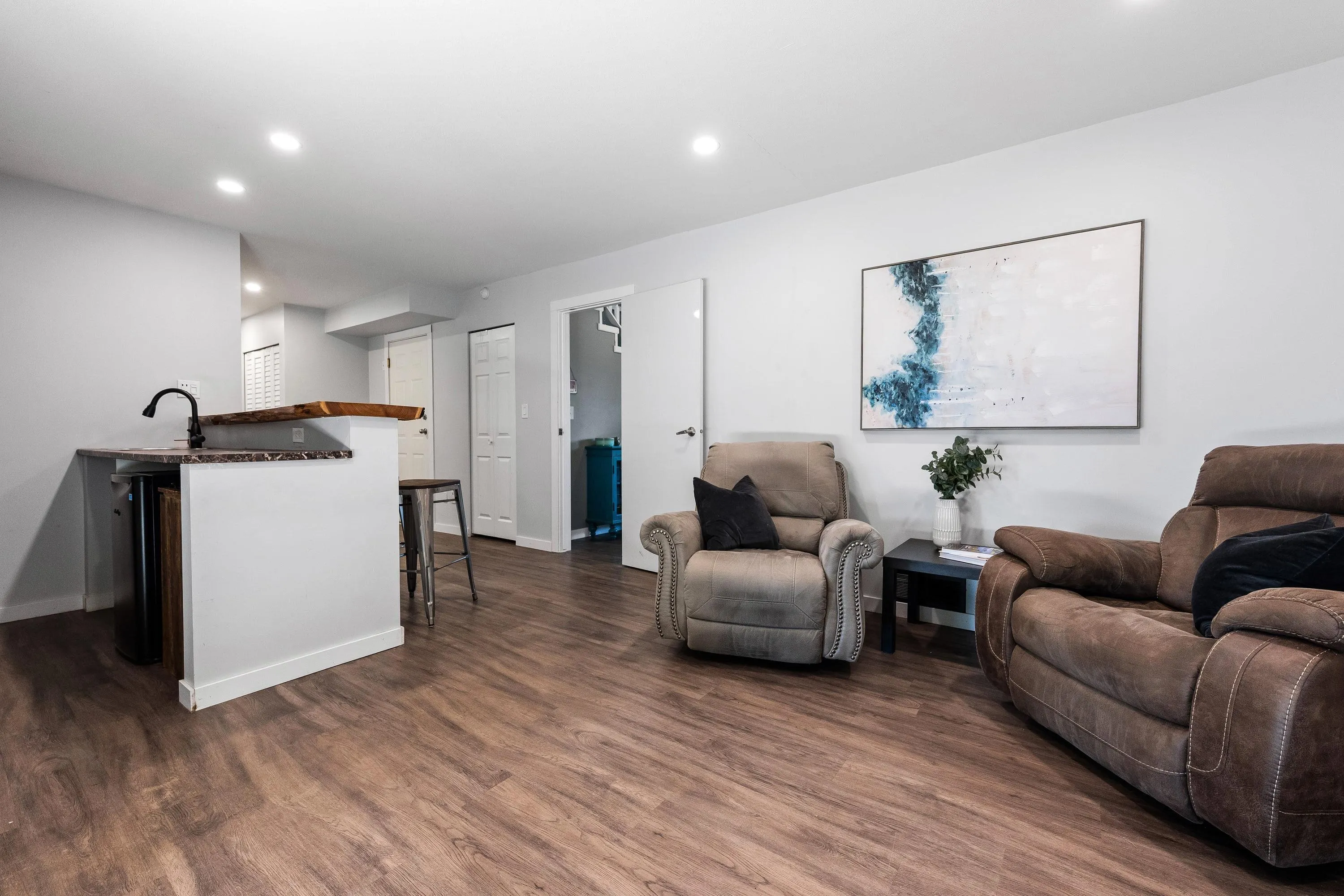 5965 Deerfield Crescent