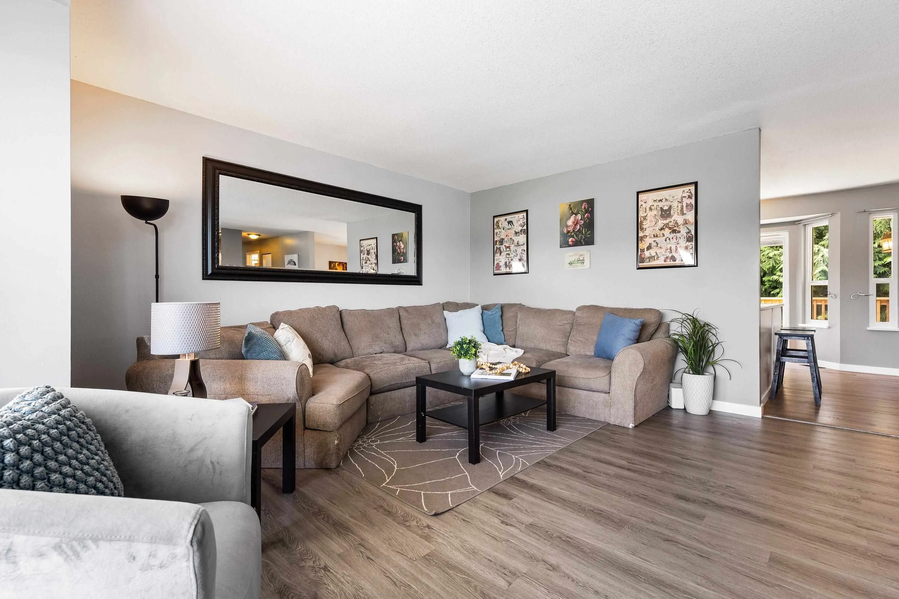 5965 Deerfield Crescent