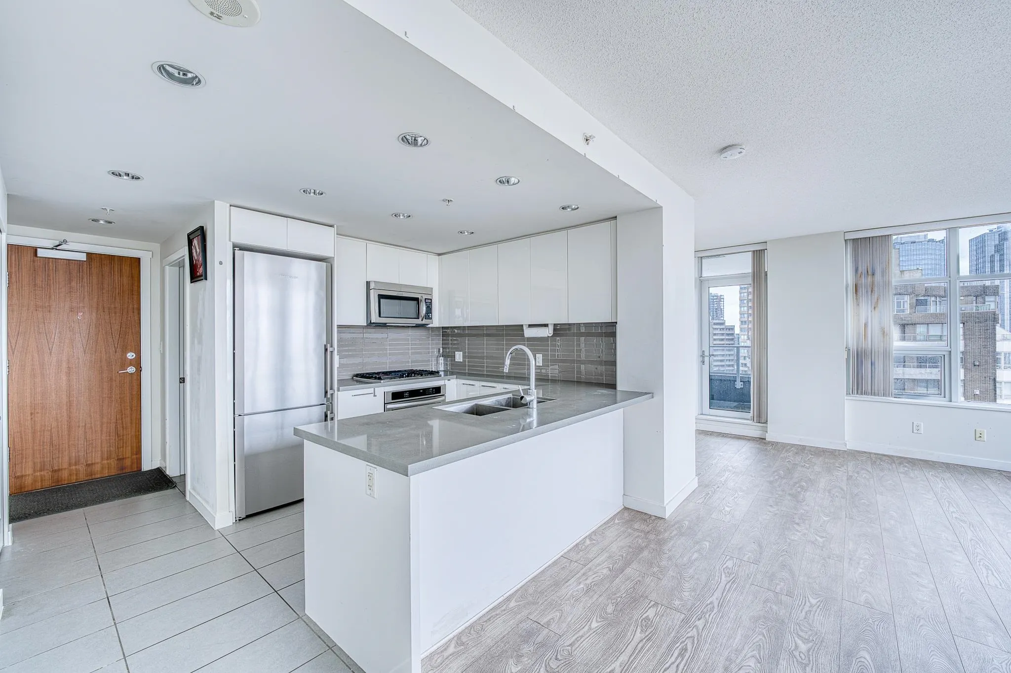 1802 4880 Bennett Street