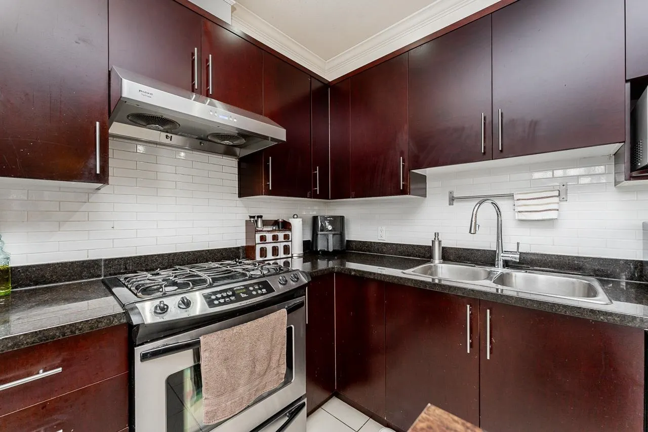 11 9051 Blundell Road