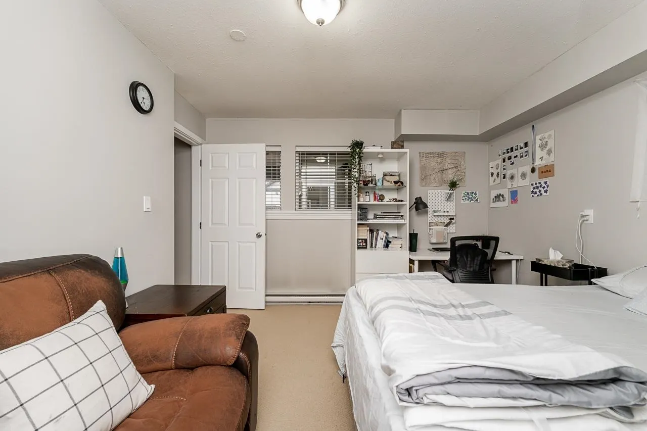 11 9051 Blundell Road