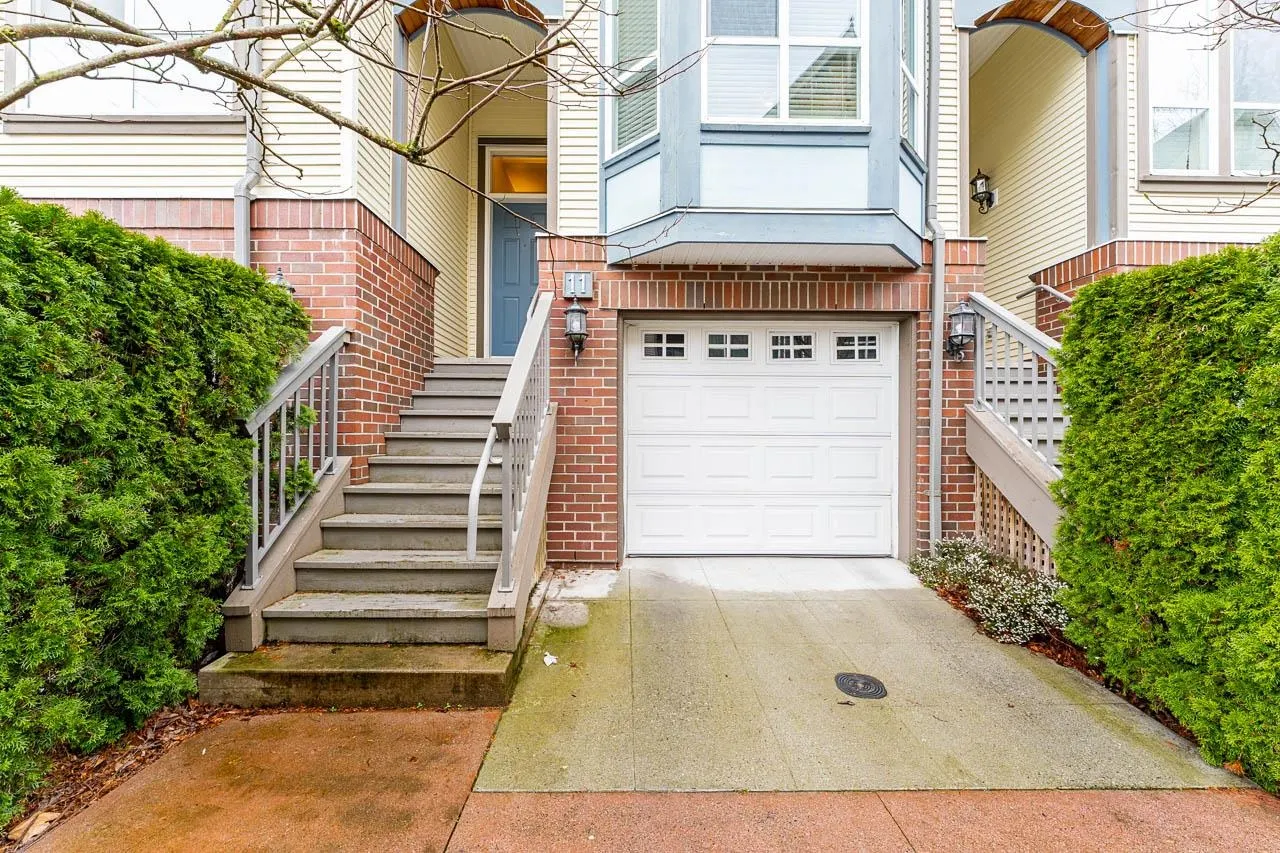 11 9051 Blundell Road