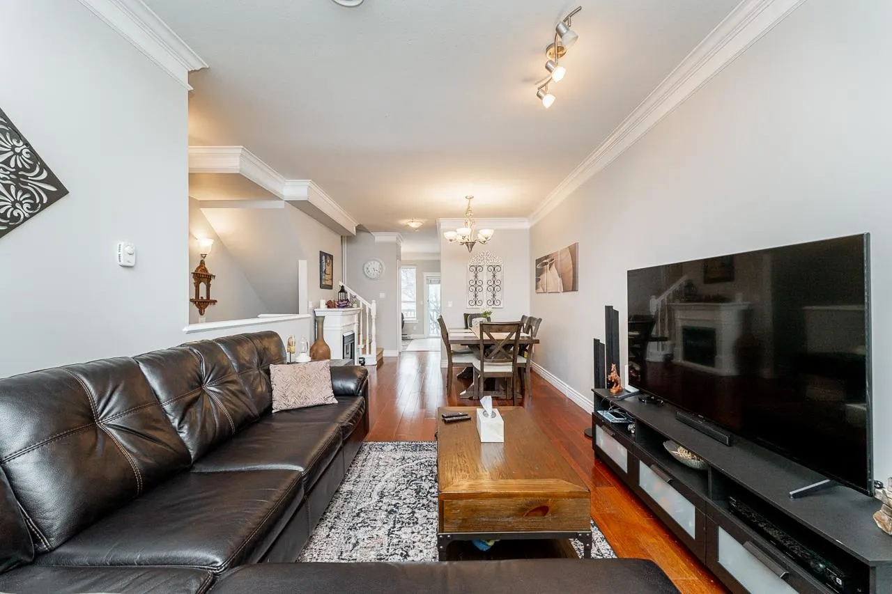 11 9051 Blundell Road