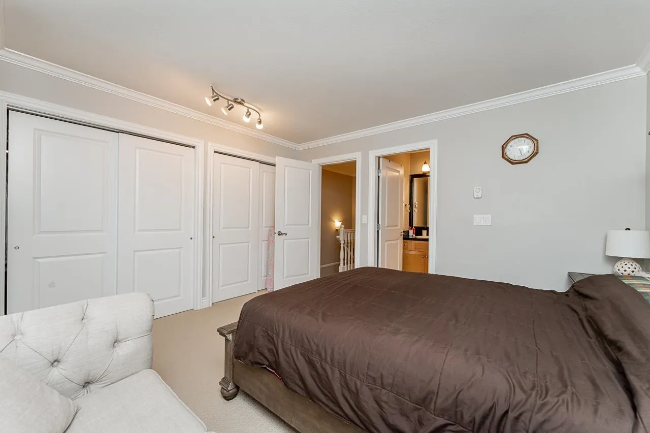11 9051 Blundell Road