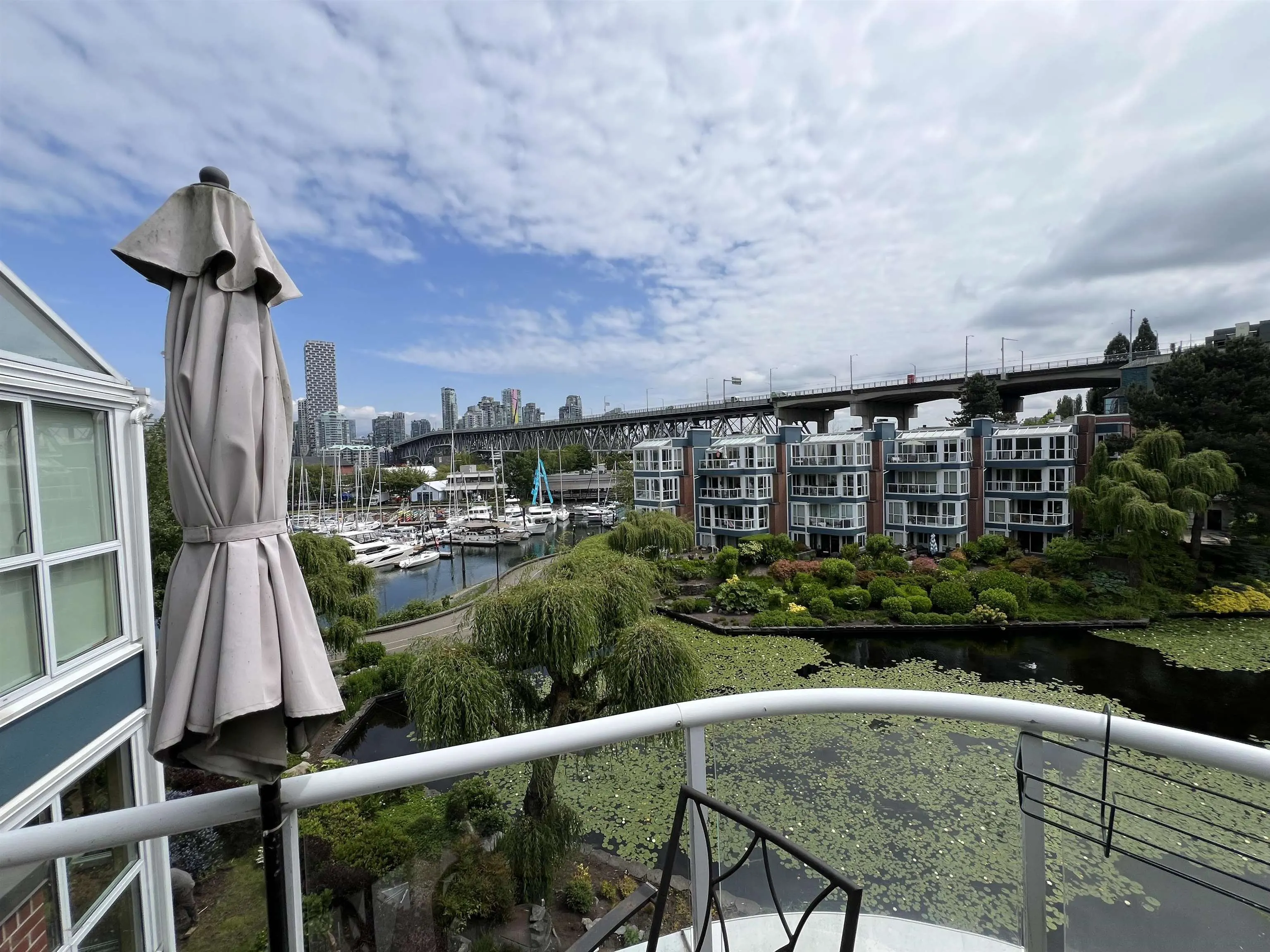 404 1551 Mariner Walk
