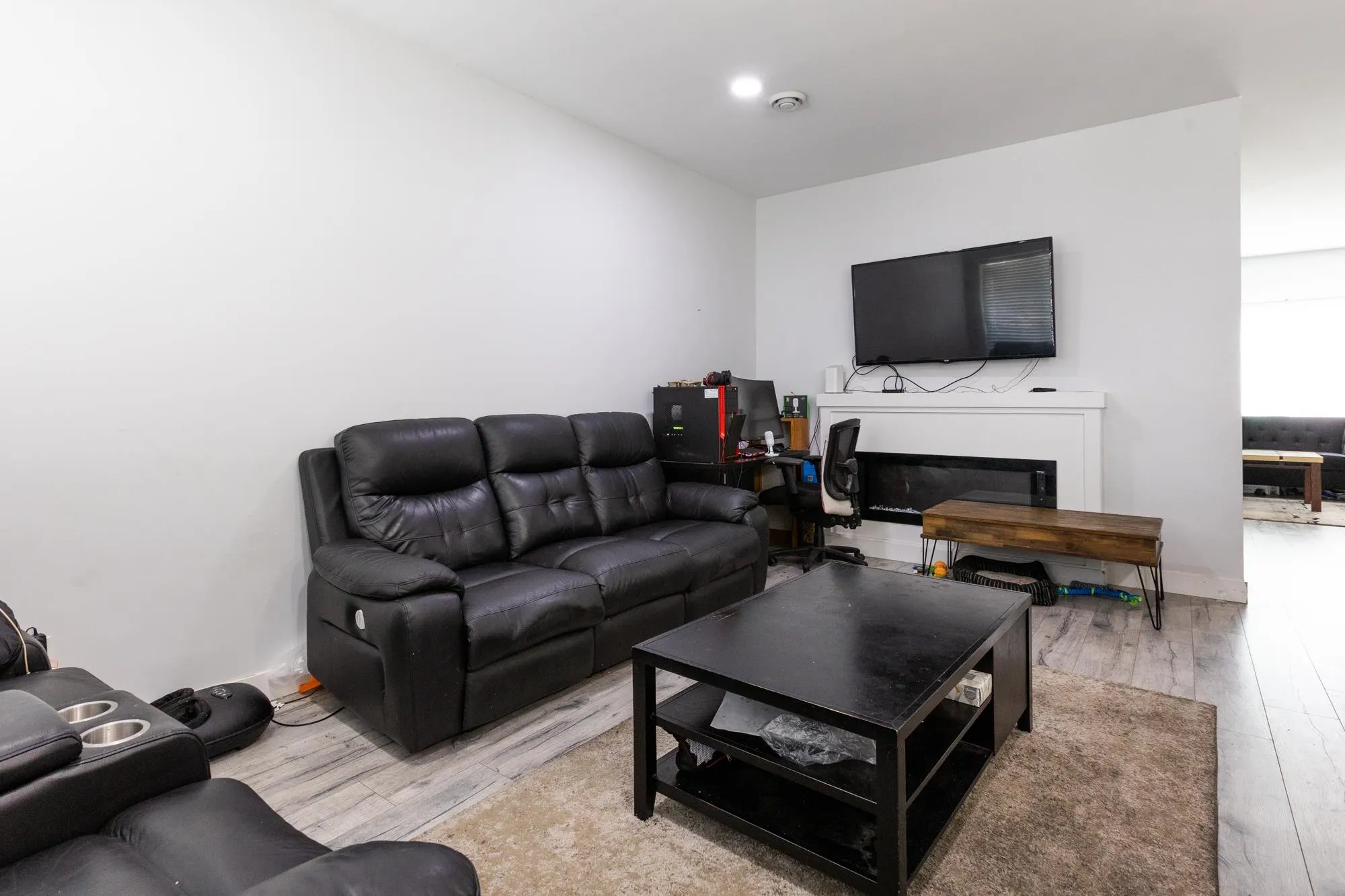 47 5867 129 Street