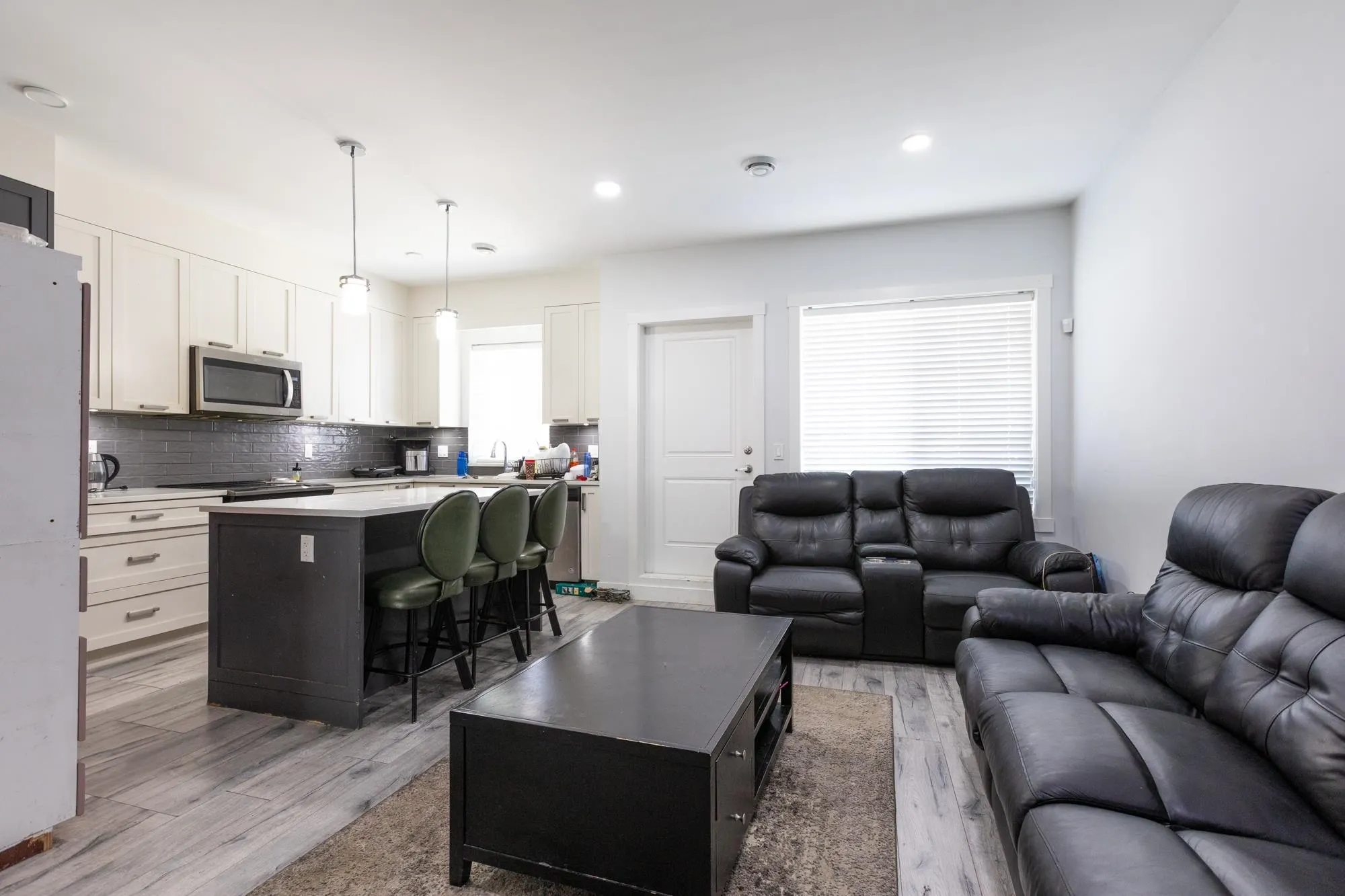 47 5867 129 Street